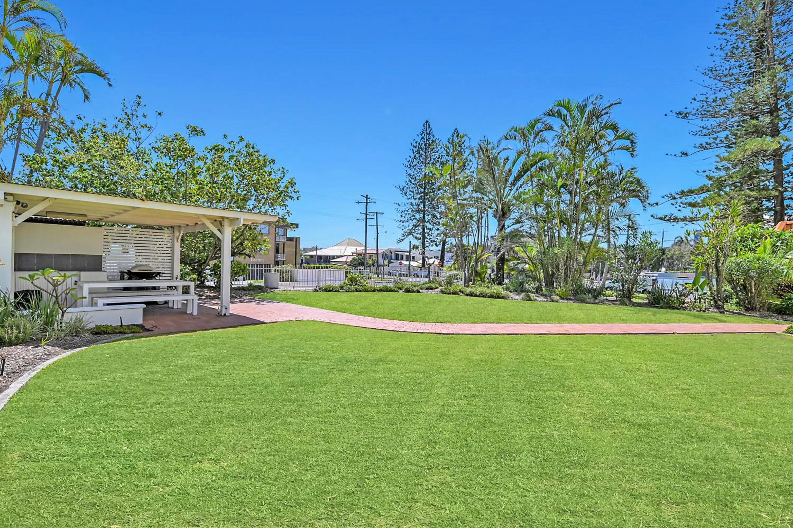 Garden in Albatross North Apartments