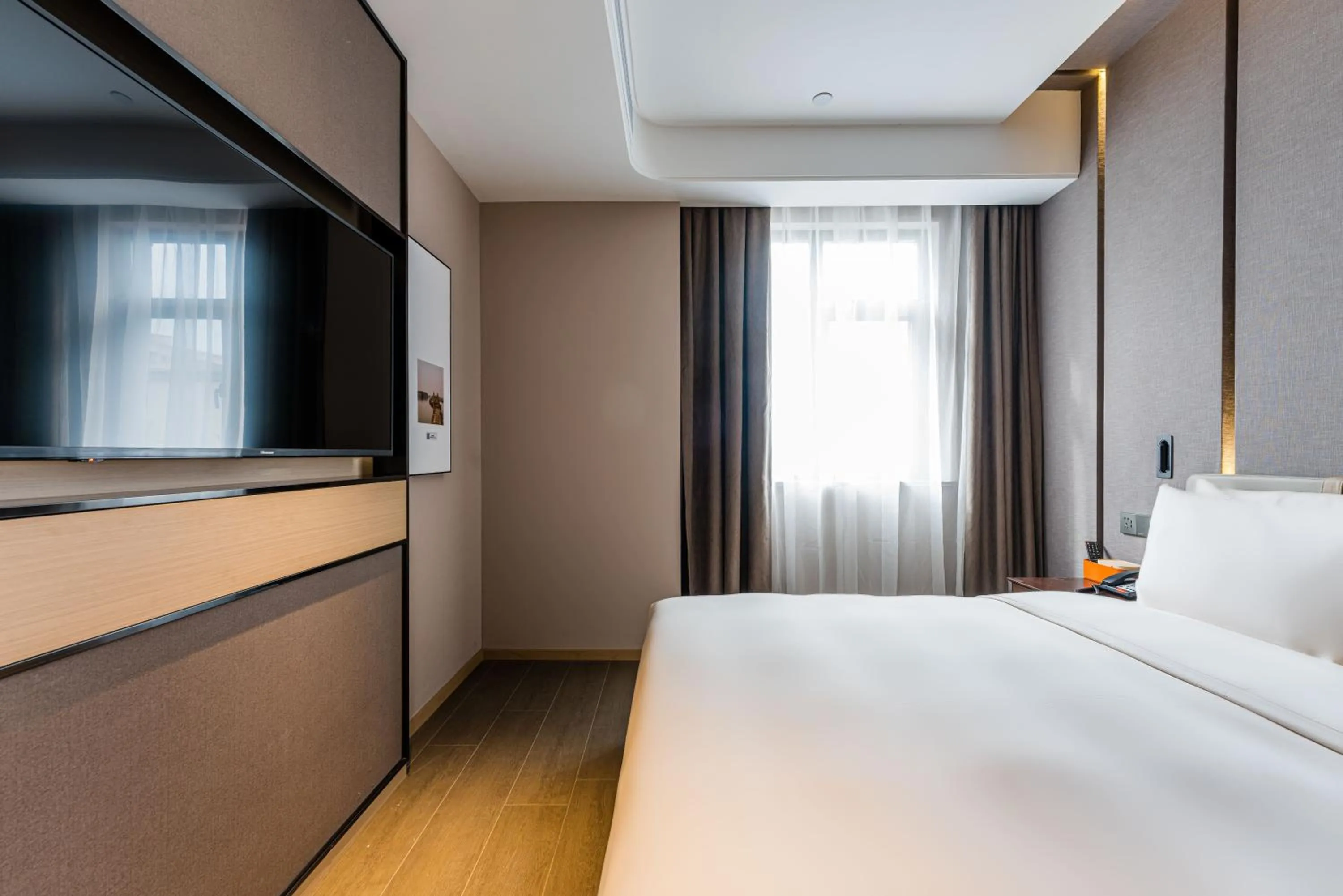 Photo of the whole room, Bed in Atour Hotel Shengzhou