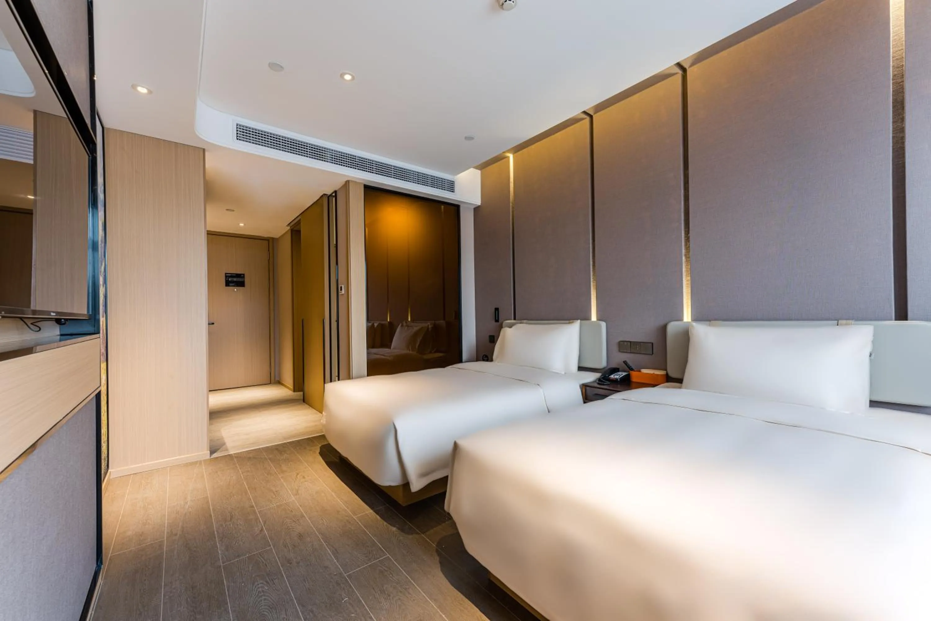 Photo of the whole room, Bed in Atour Hotel Shengzhou