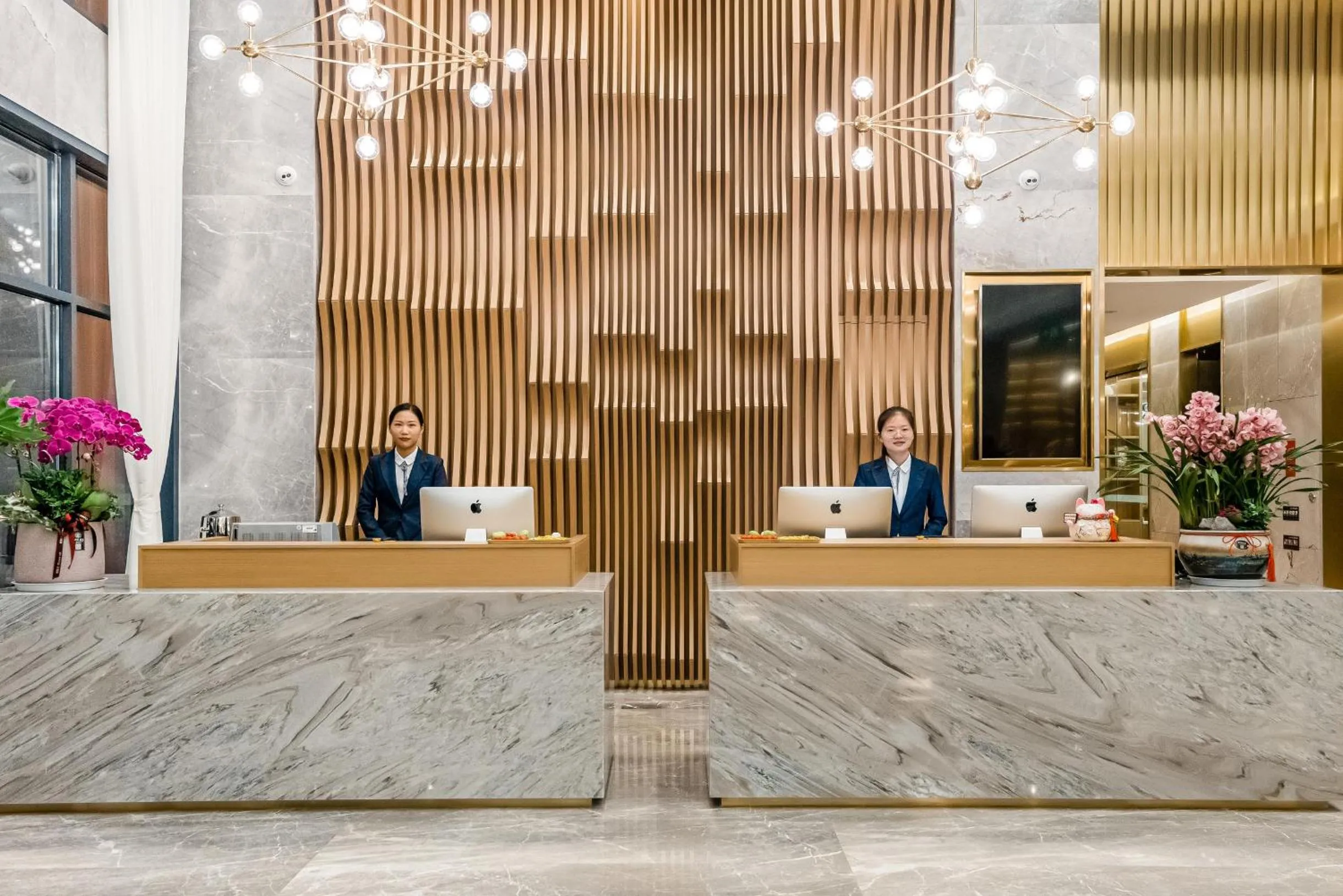 Lobby or reception in Atour Hotel Shengzhou