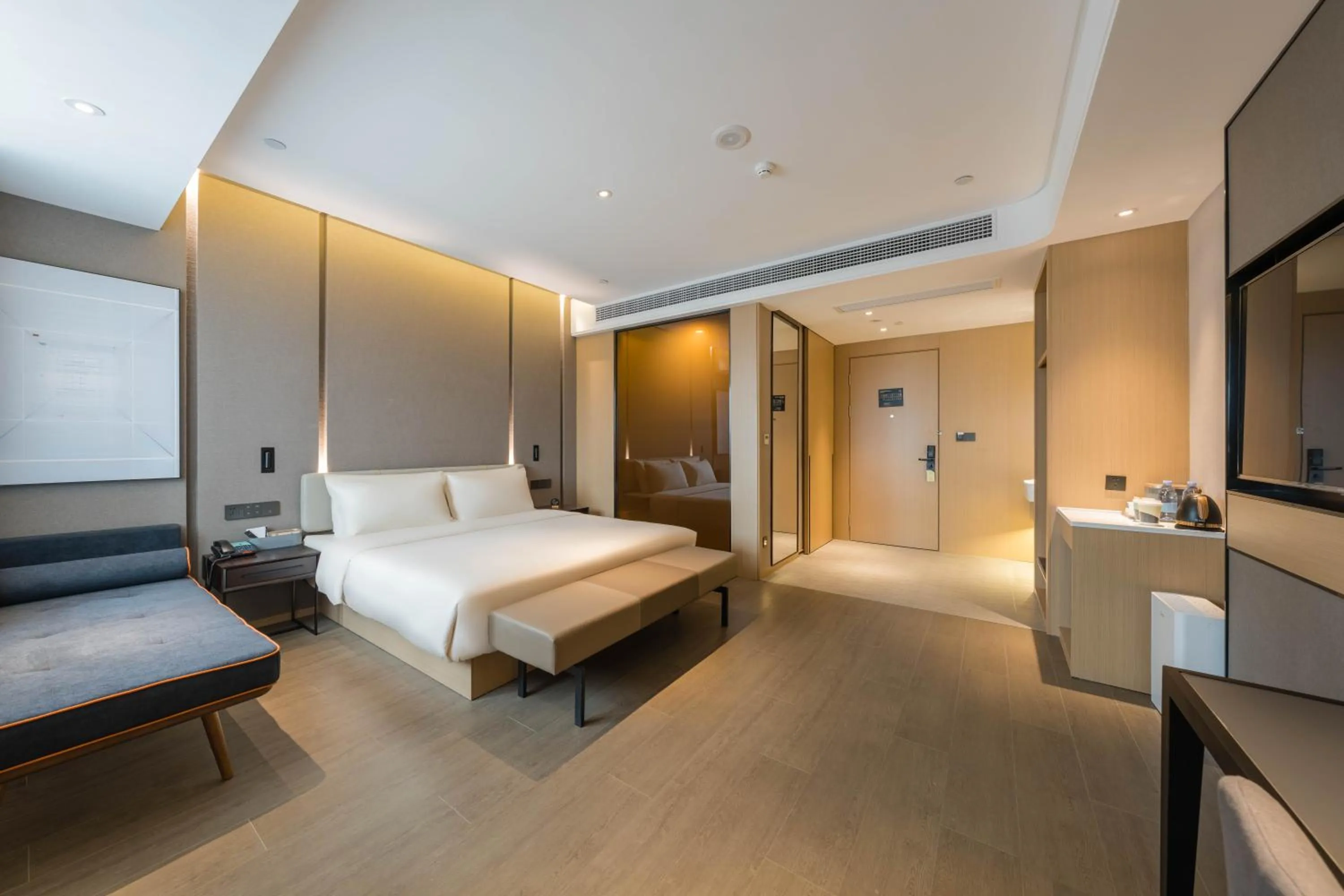 Photo of the whole room, Bed in Atour Hotel Quzhou Nankong