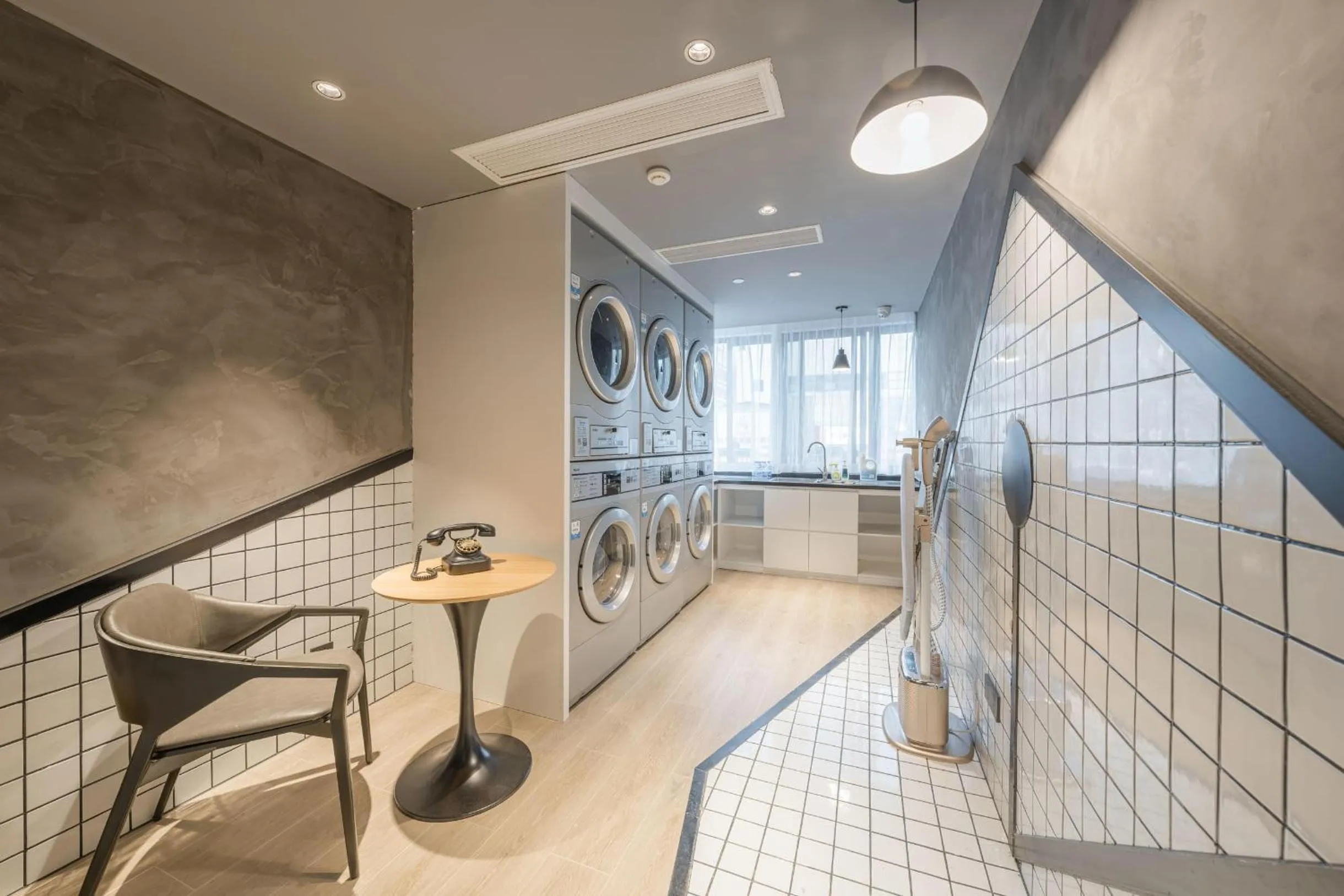 washing machine in Atour Hotel Quzhou Nankong