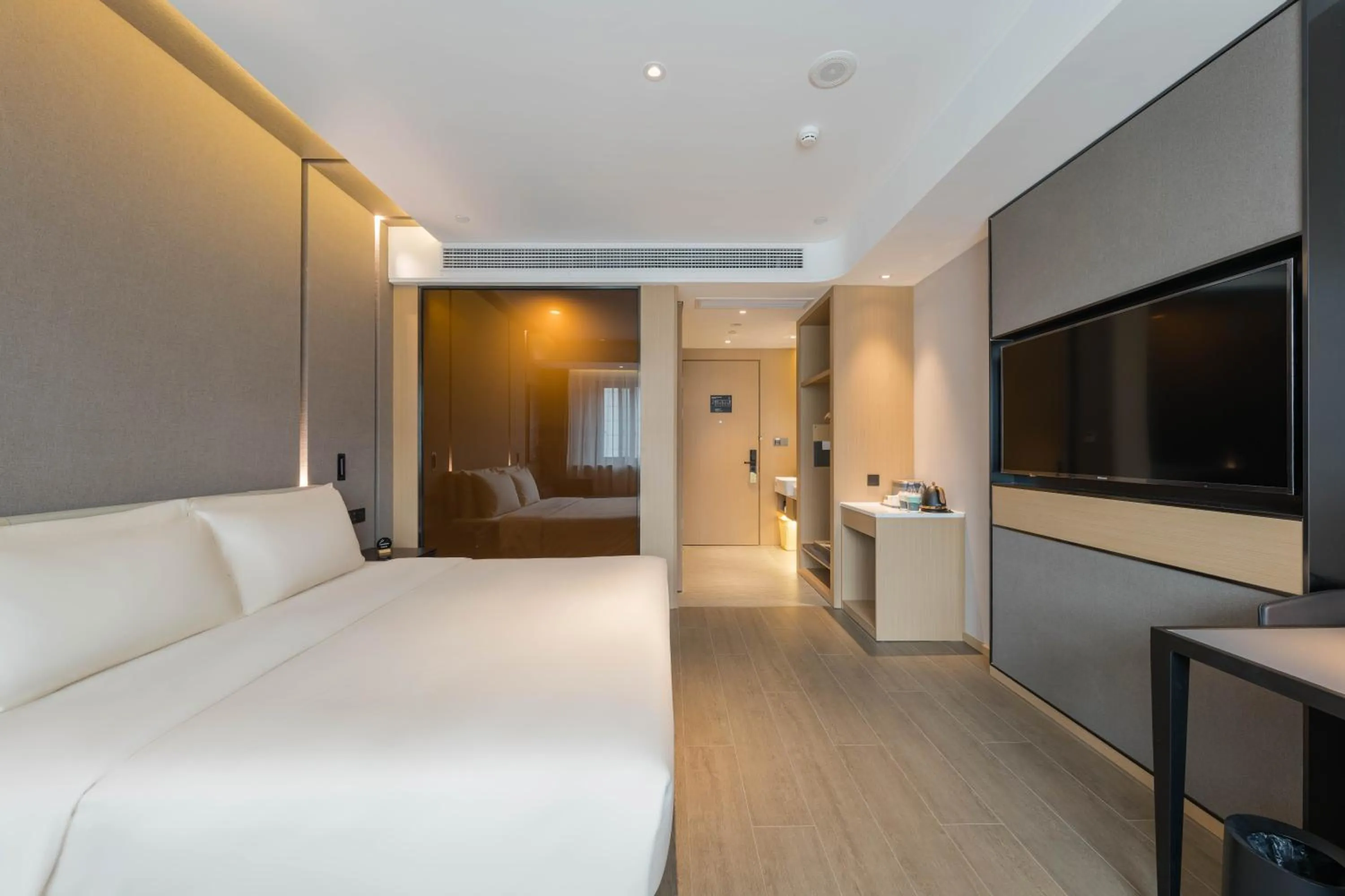 Photo of the whole room, Bed in Atour Hotel Quzhou Nankong