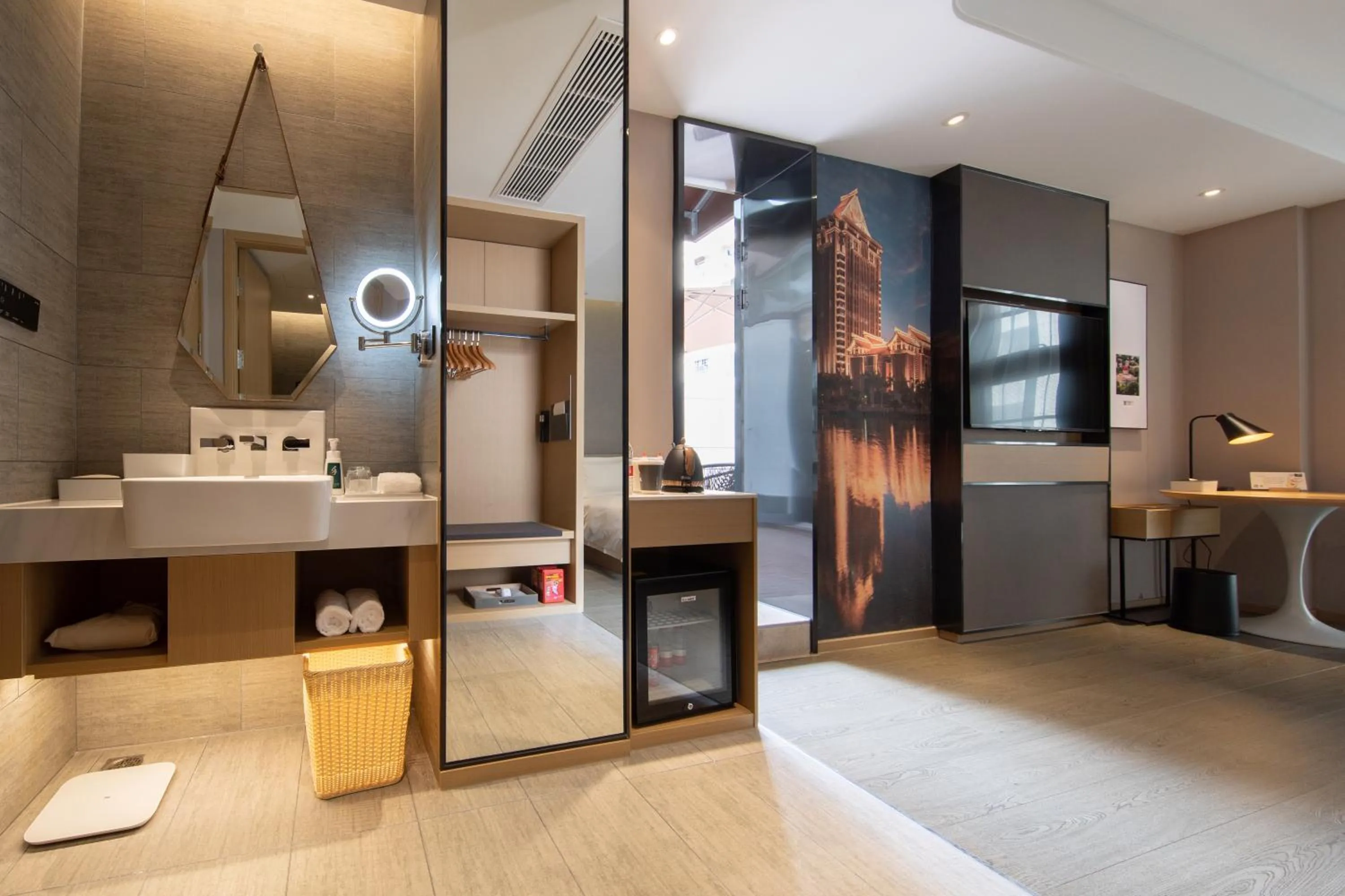 Atour Hotel Xiamen Jimei Lake Business Center