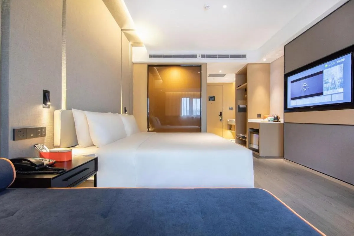 Photo of the whole room, Bed in Atour Hotel Jinan Quancheng Plaza Kuanhouli
