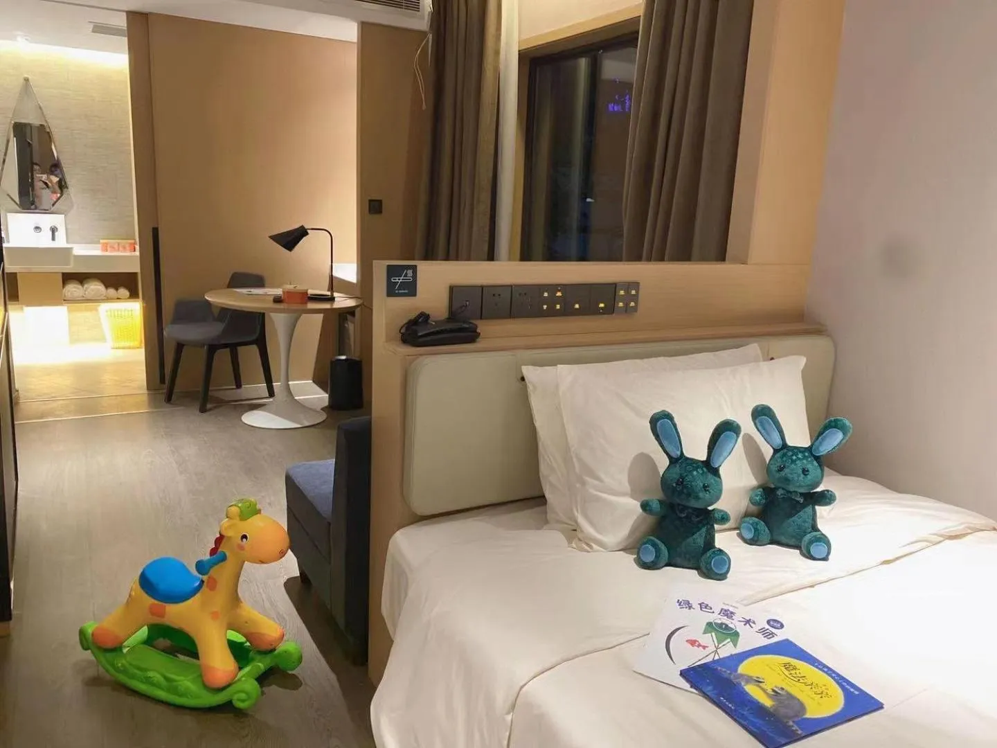 Bedroom, Bed in Atour Hotel Jinan Quancheng Plaza Kuanhouli