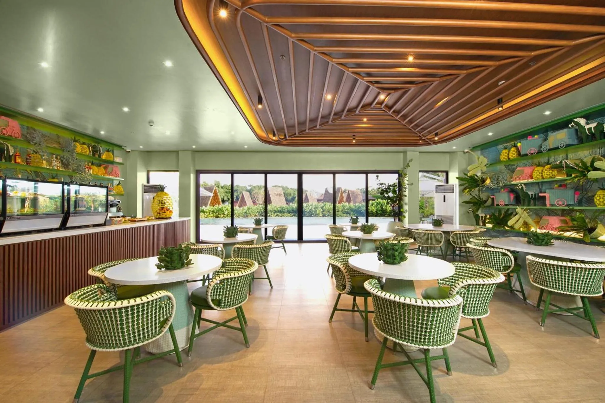 Restaurant/places to eat in Astoria Palawan