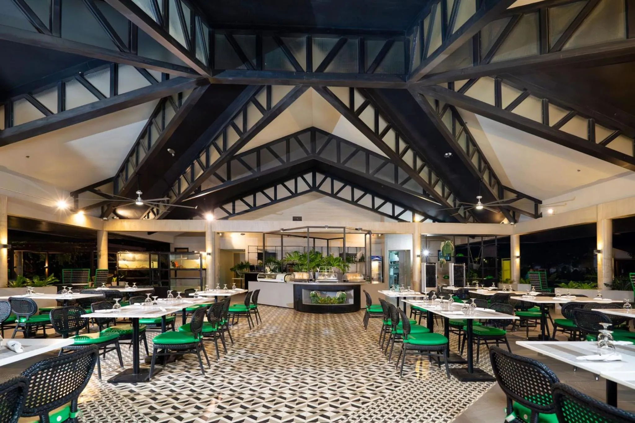 Restaurant/places to eat in Astoria Palawan