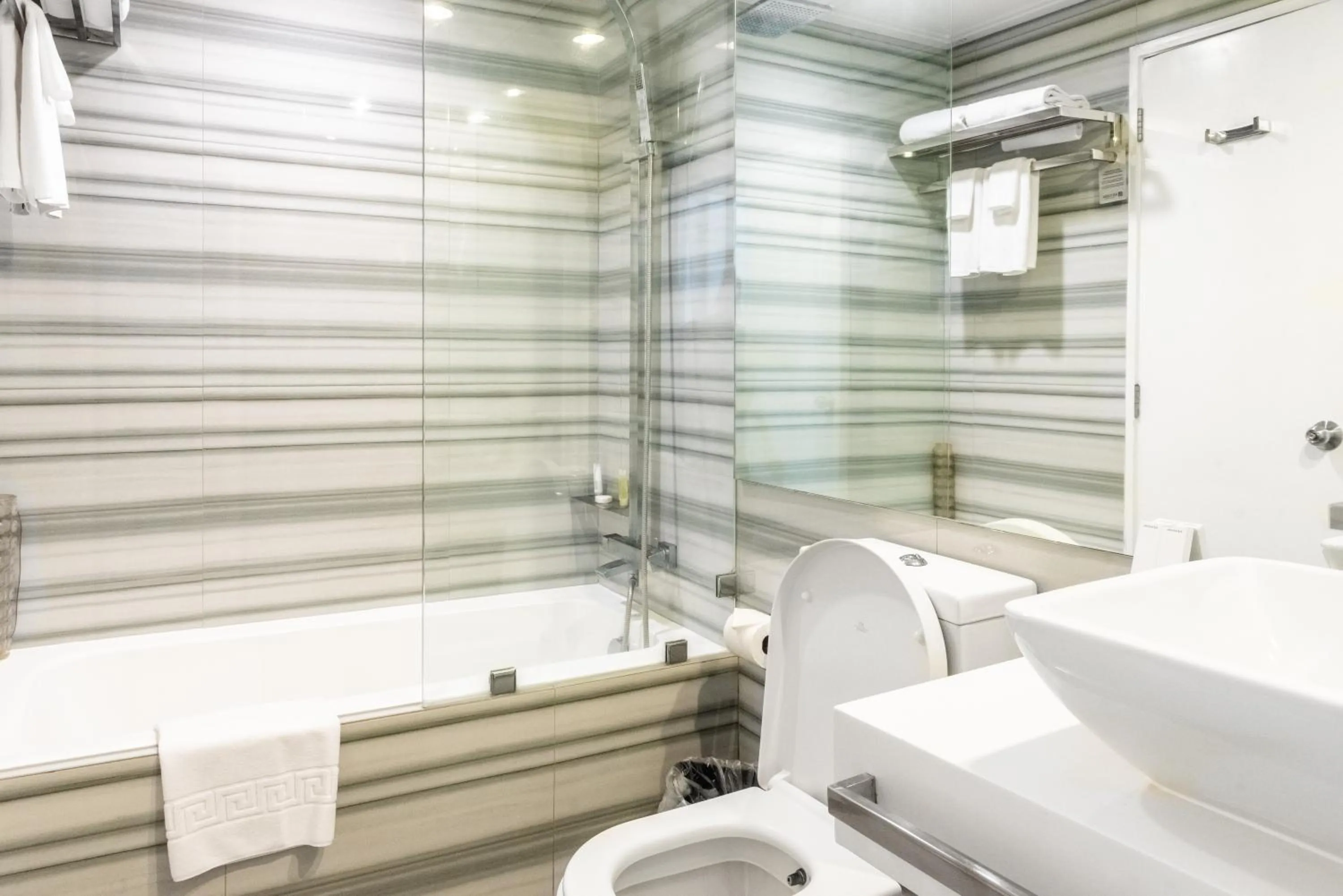 Bathroom in Astoria Palawan