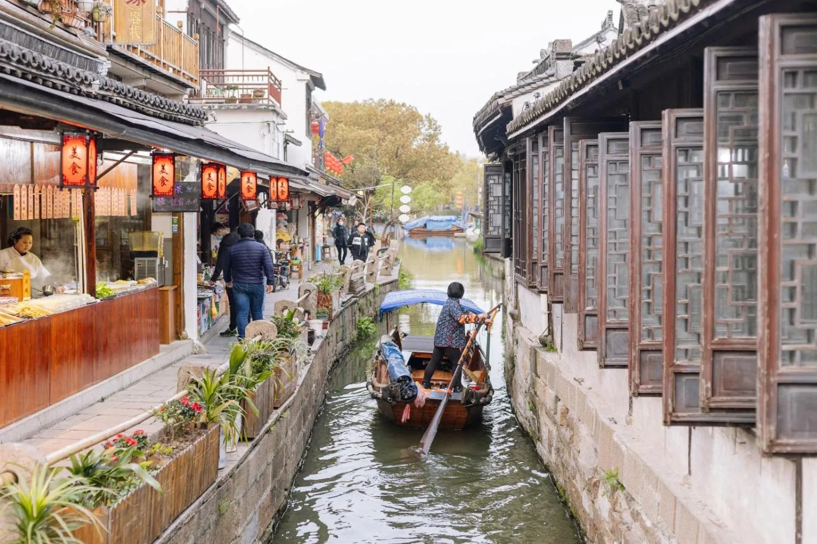 People in Floral Yilanxuan Zhouzhuang Hotel