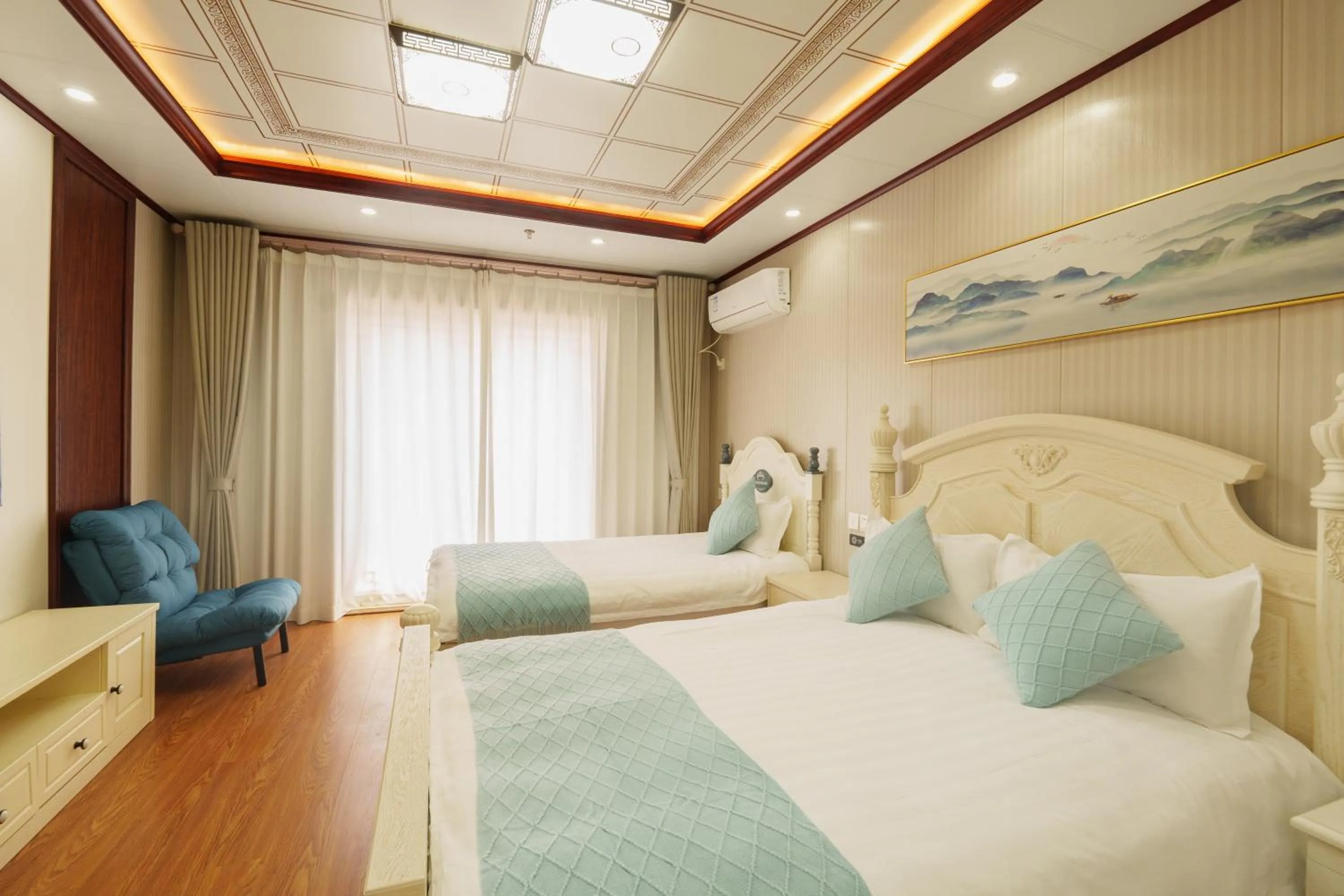 Bed in Floral Yilanxuan Zhouzhuang Hotel