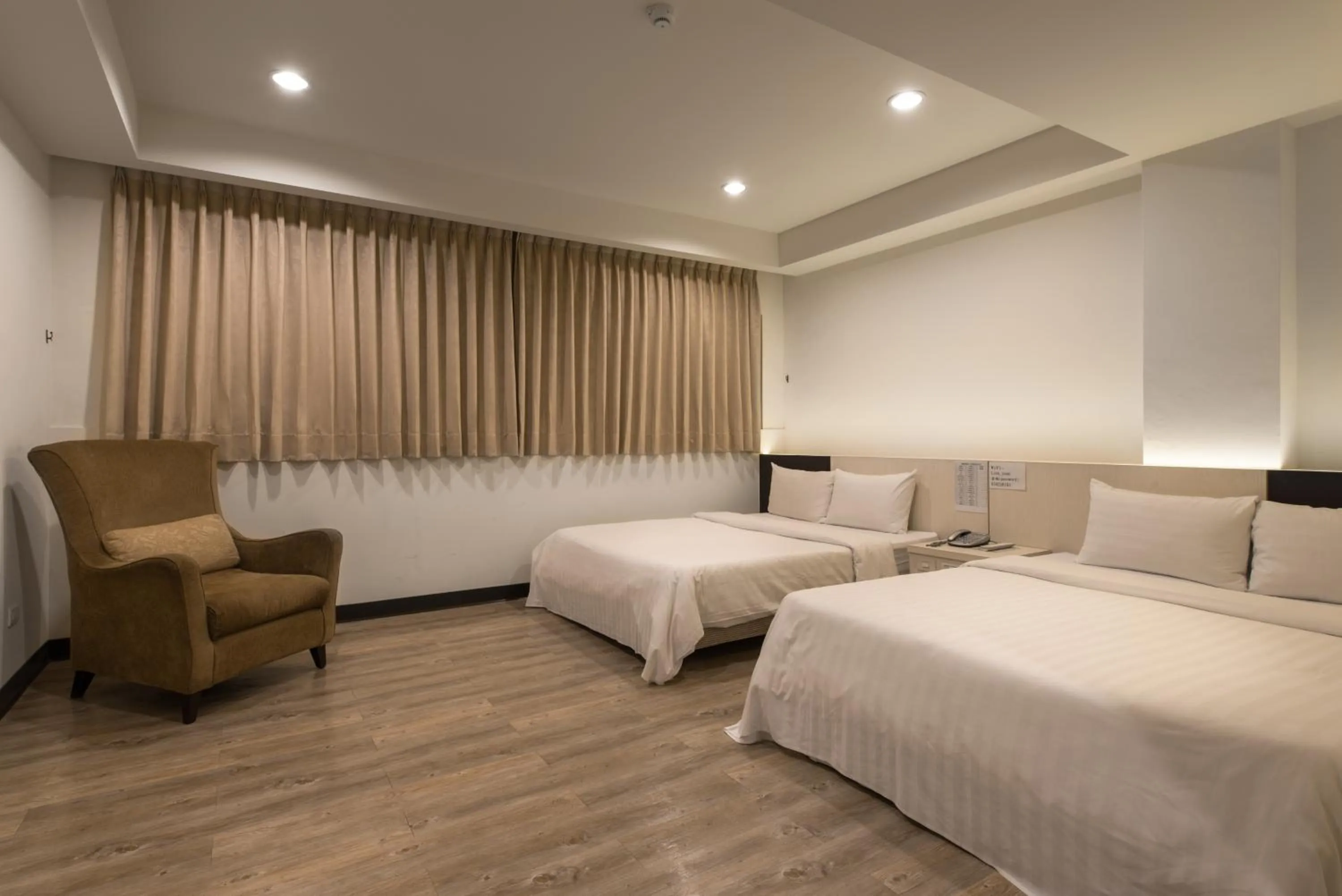 Photo of the whole room in Lotus Yuan Business Hotel