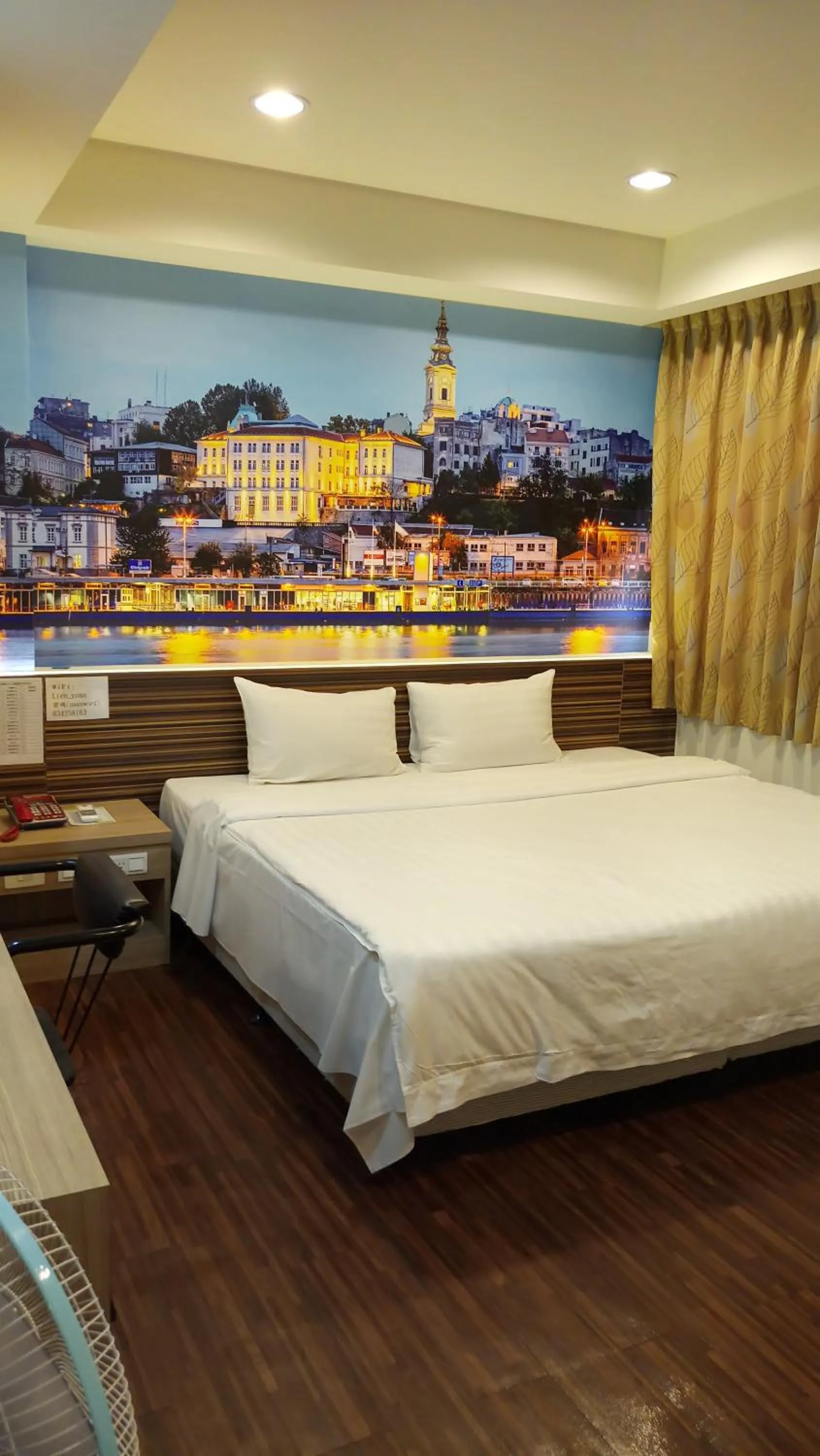 Photo of the whole room in Lotus Yuan Business Hotel