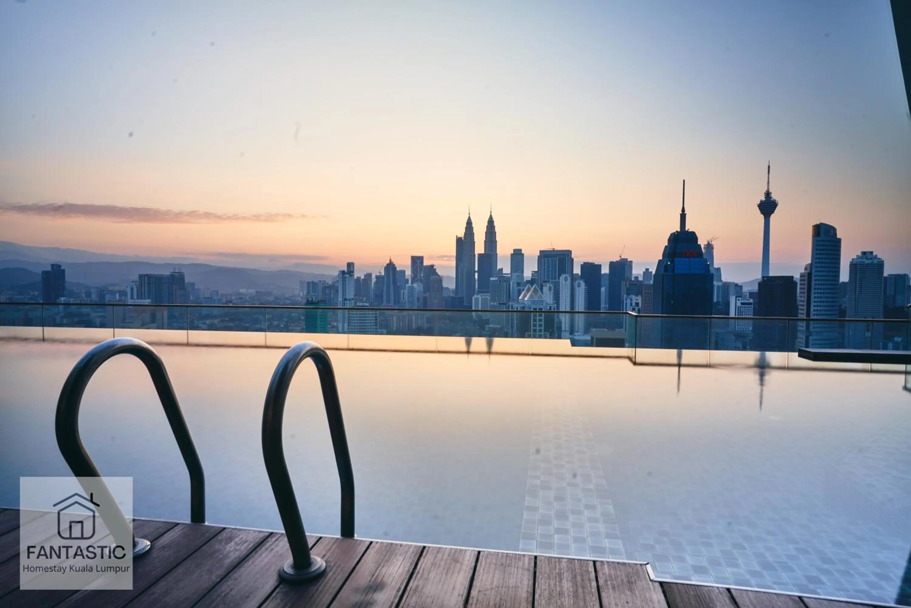 Regalia Residence @ KLCC View Sky Pool by KC