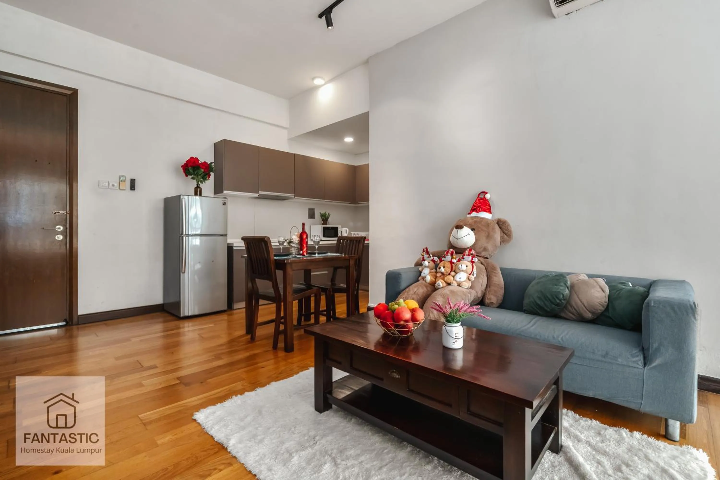 Regalia Residence @ KLCC View Sky Pool by KC