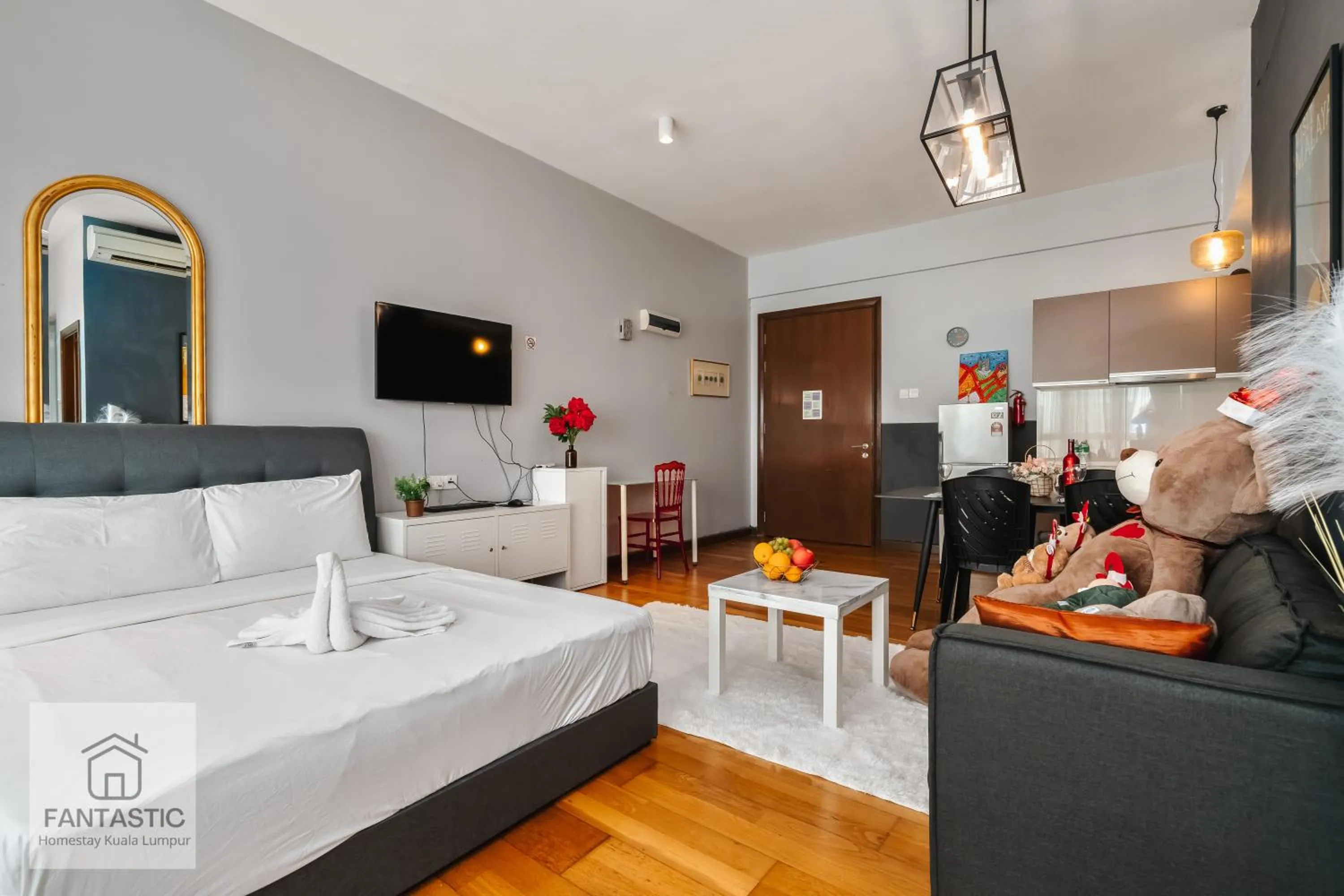 Regalia Residence @ KLCC View Sky Pool by KC