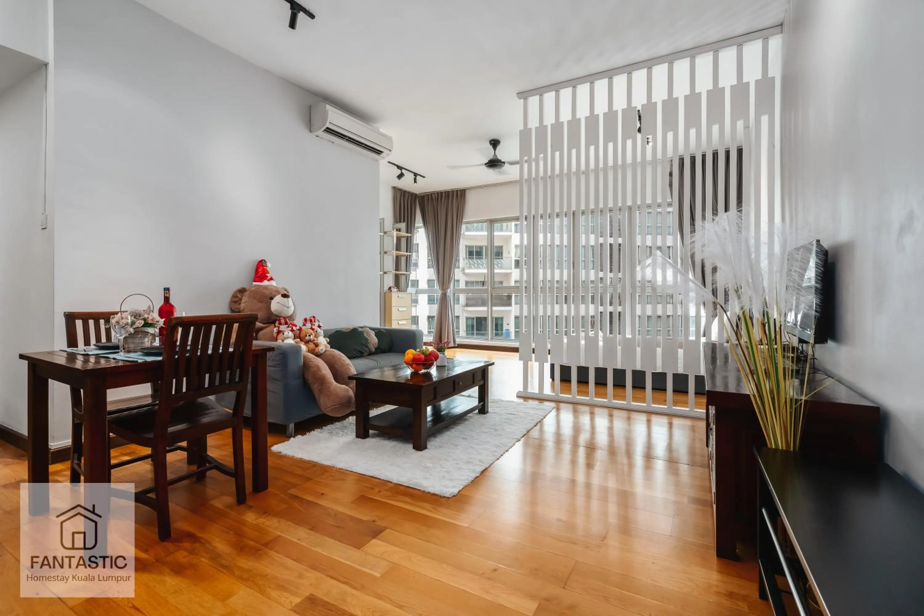 Regalia Residence @ KLCC View Sky Pool by KC