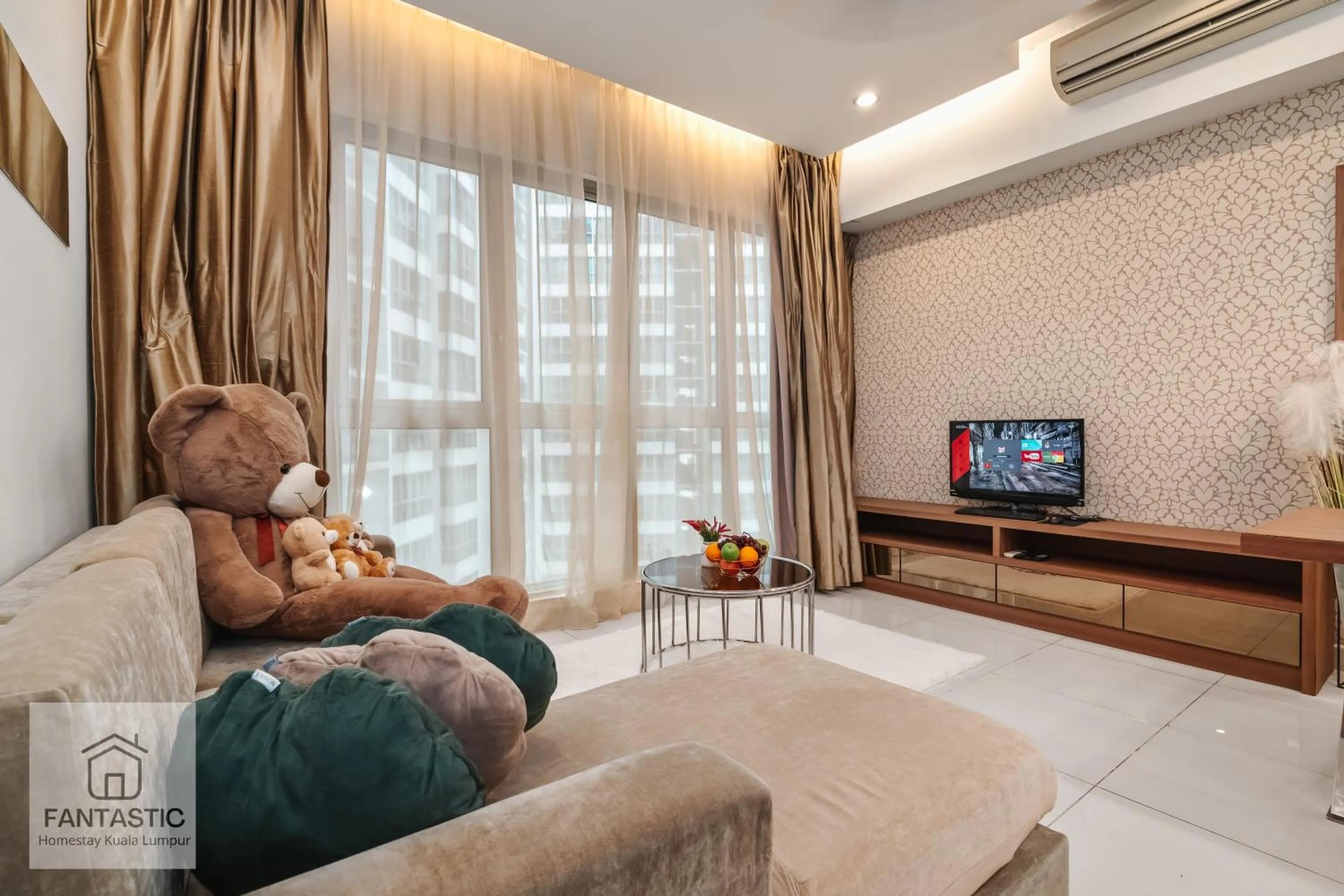 Regalia Residence @ KLCC View Sky Pool by KC