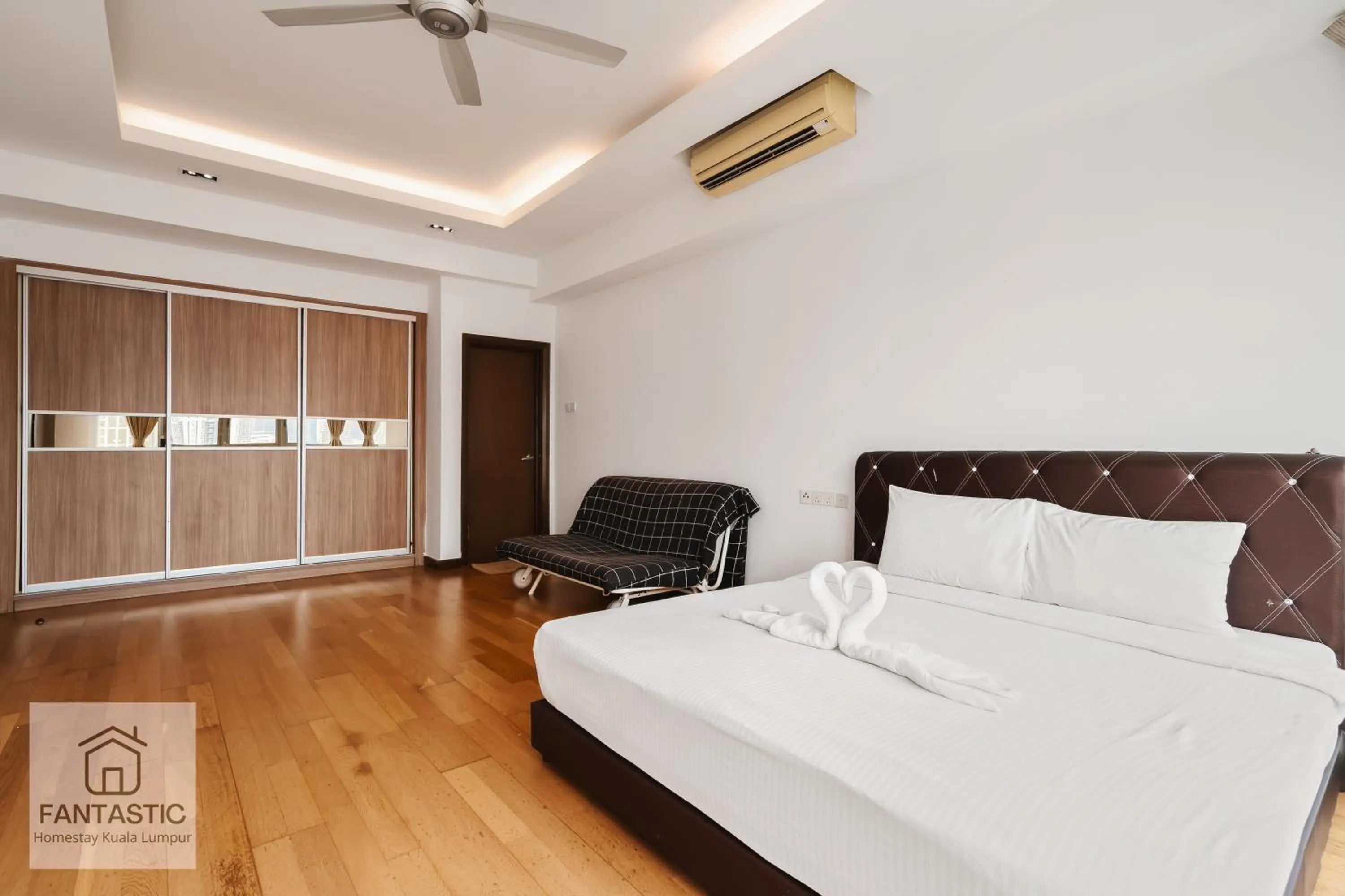 Bed in Regalia Residence @ KLCC View Sky Pool by KC