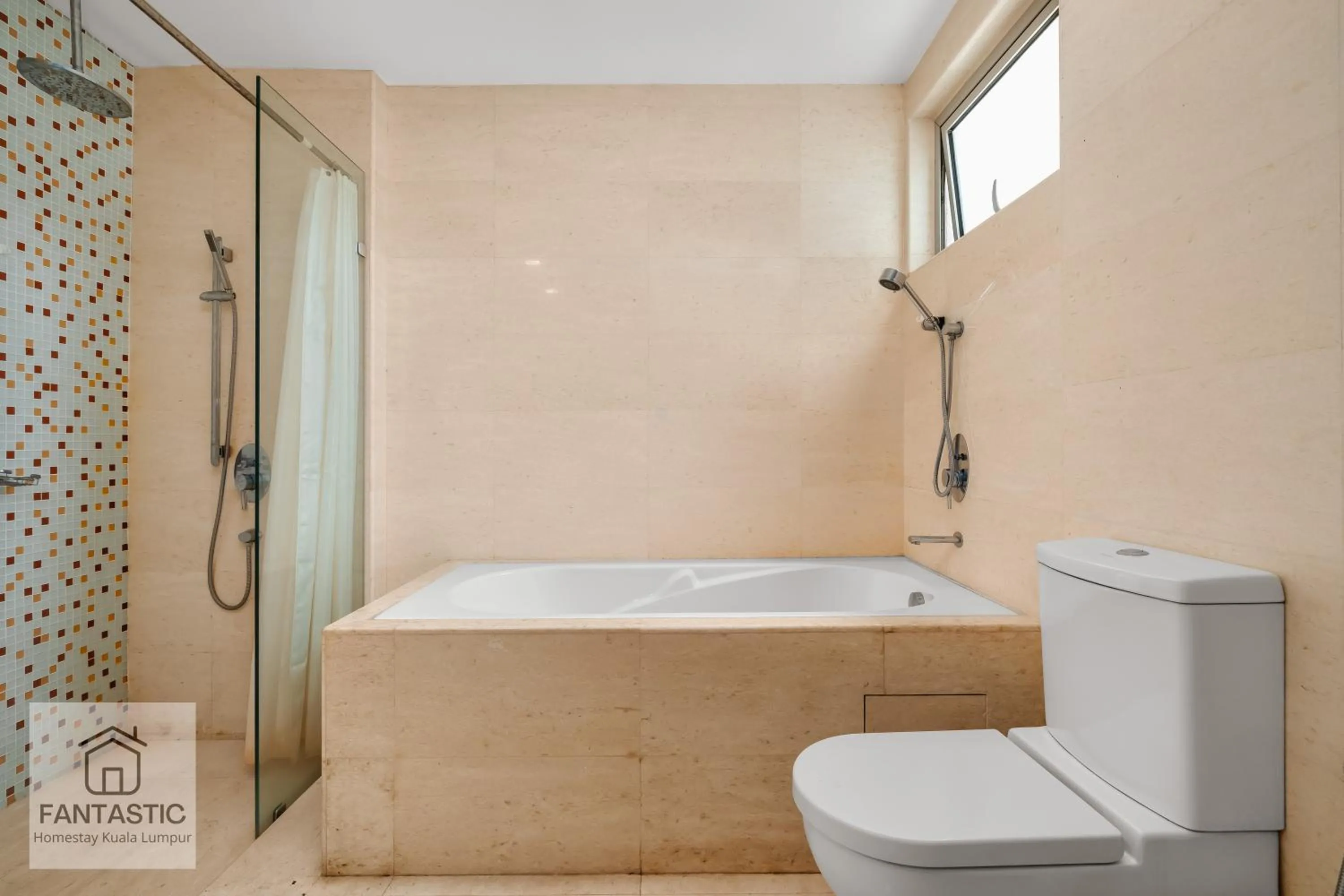 Regalia Residence @ KLCC View Sky Pool by KC