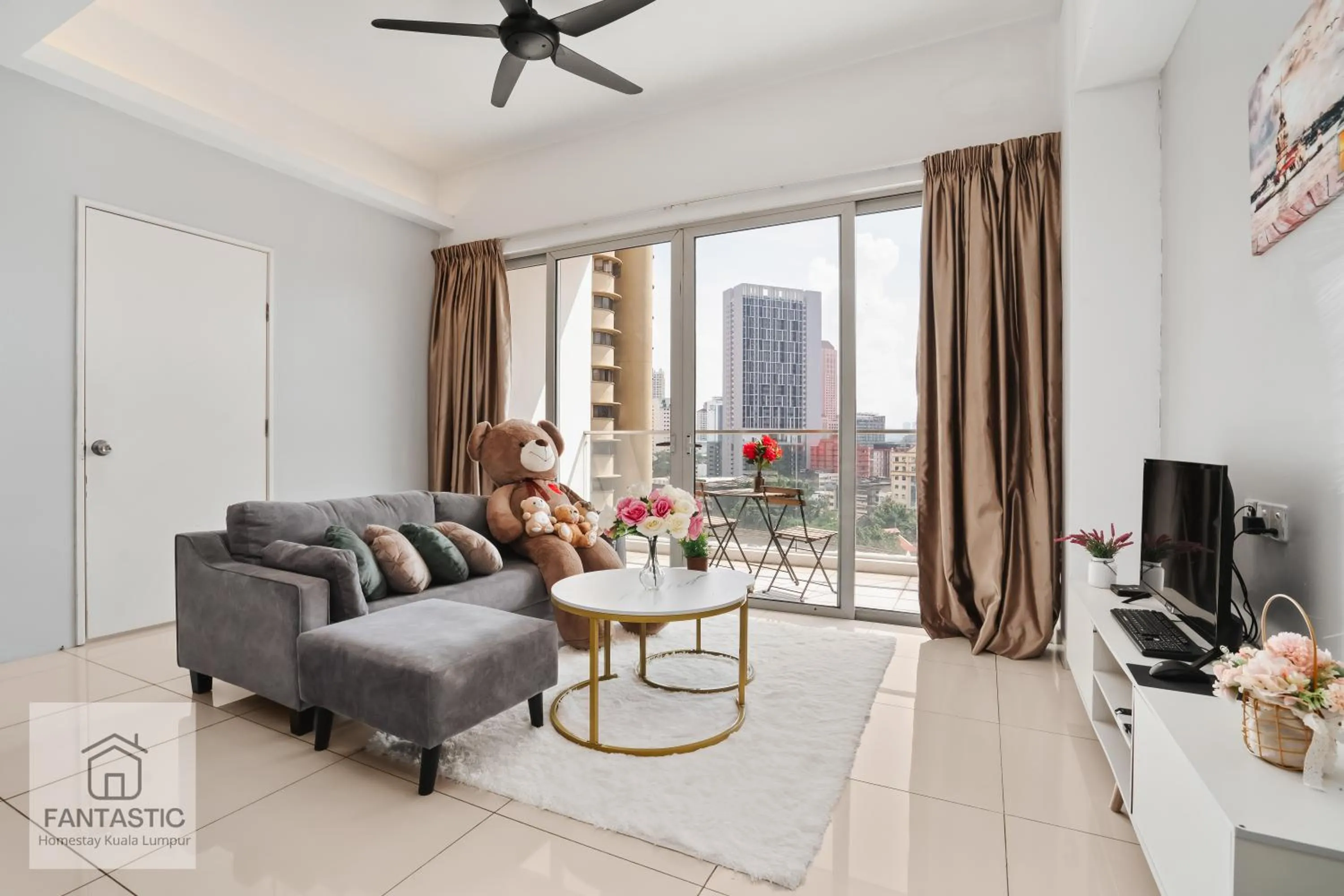 Regalia Residence @ KLCC View Sky Pool by KC