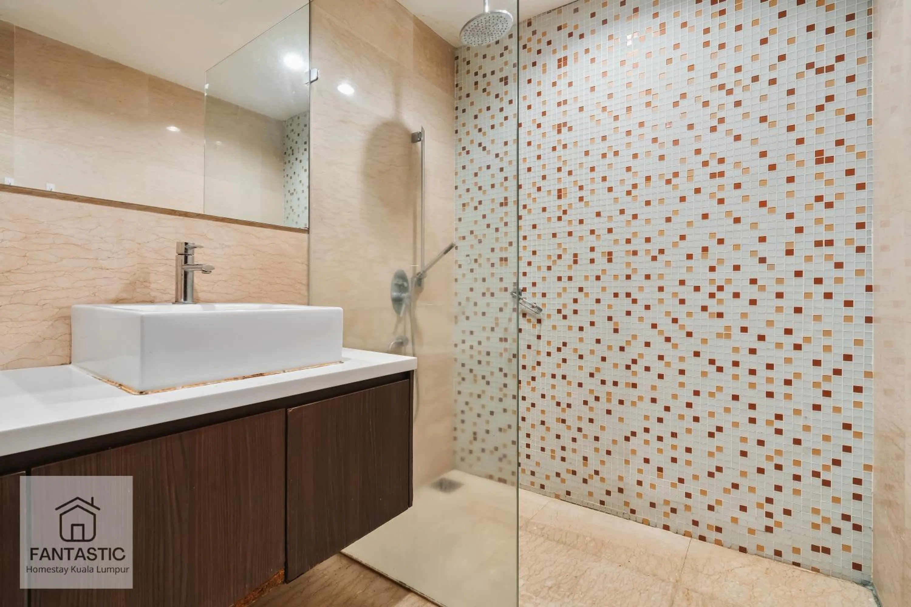 Regalia Residence @ KLCC View Sky Pool by KC