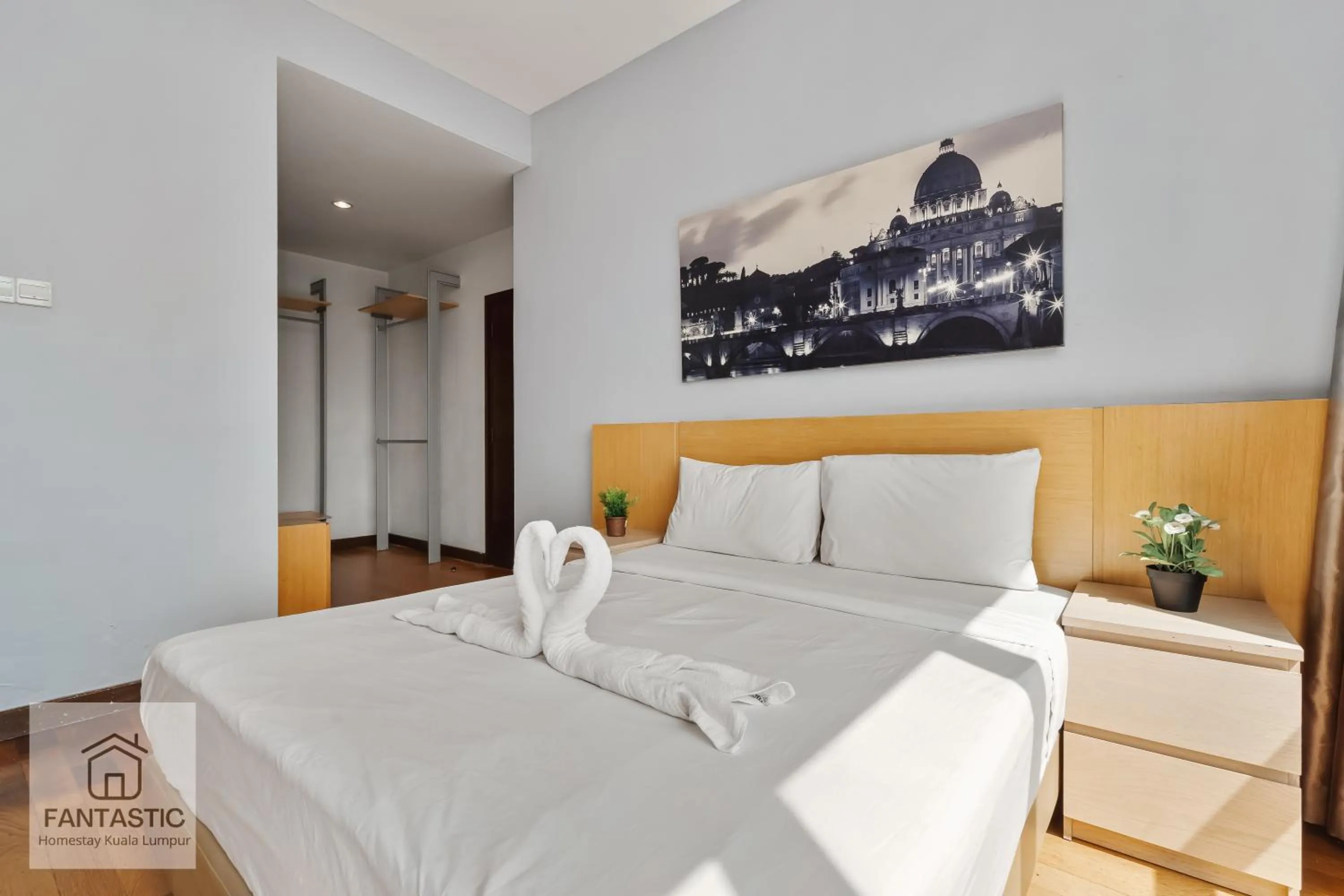 Bed in Regalia Residence @ KLCC View Sky Pool by KC