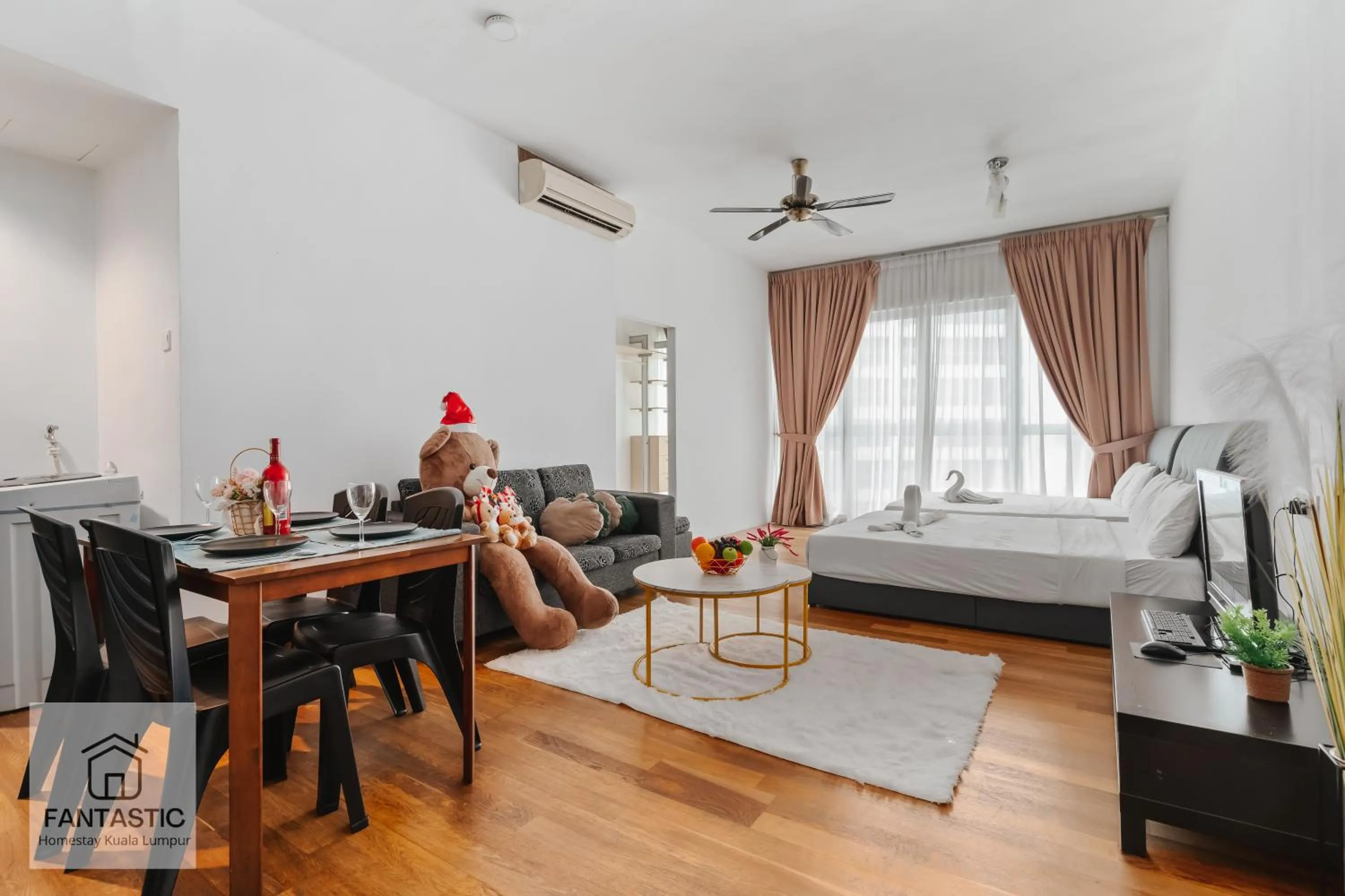 Bed in Regalia Residence @ KLCC View Sky Pool by KC