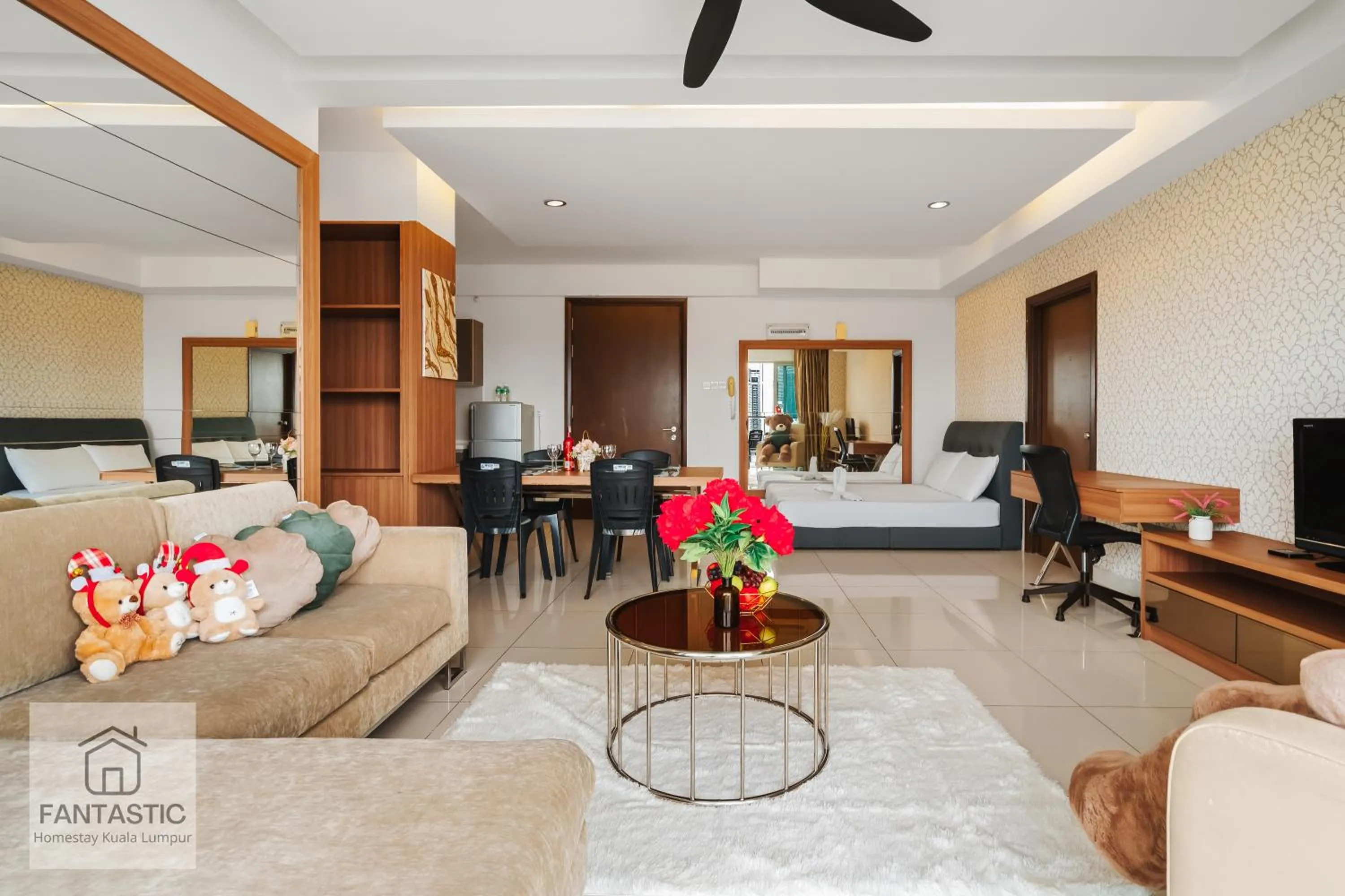 Regalia Residence @ KLCC View Sky Pool by KC