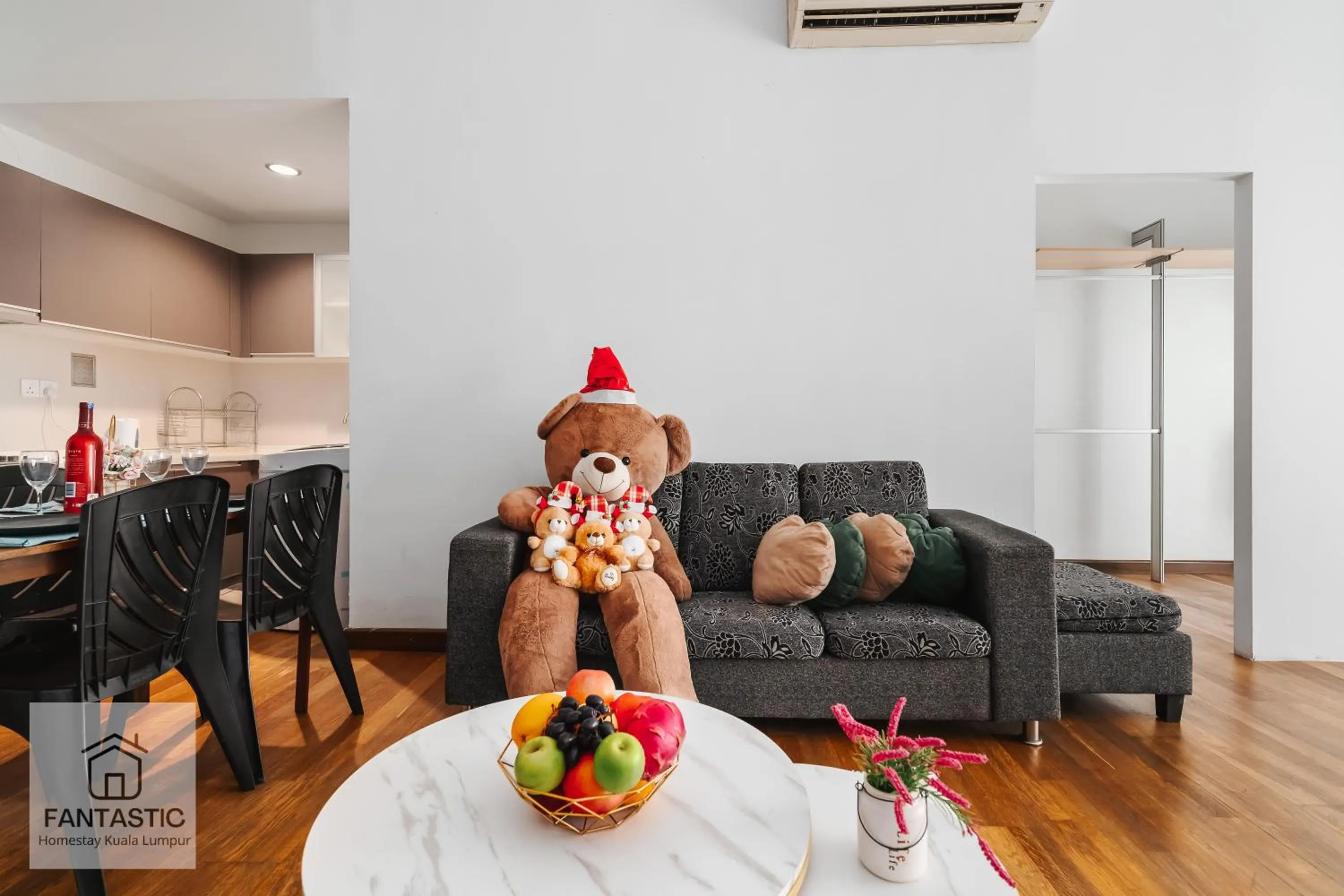 Regalia Residence @ KLCC View Sky Pool by KC