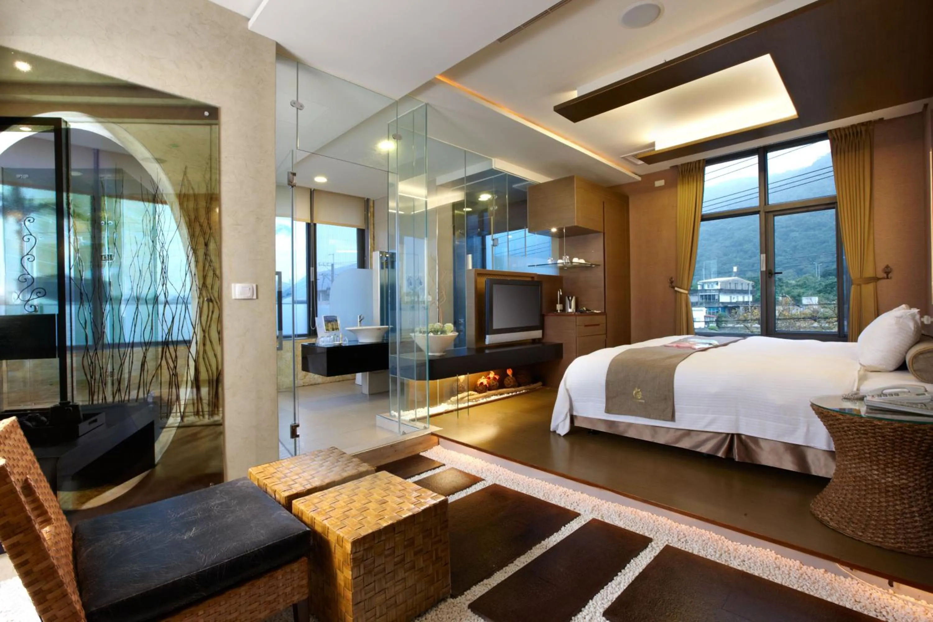 Photo of the whole room, Bed in Hofi Villa