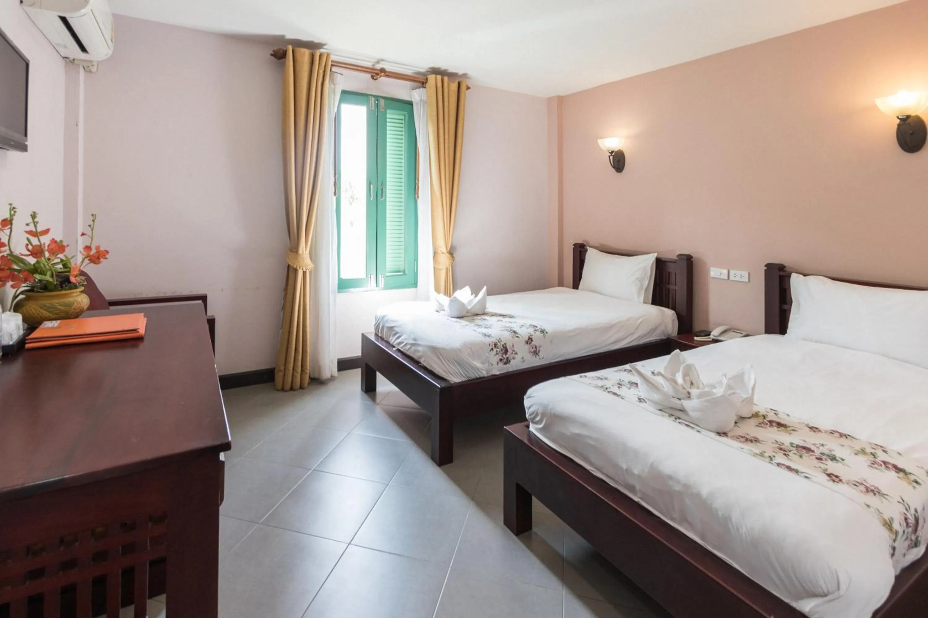 Bed in La Villa Boutique hotel