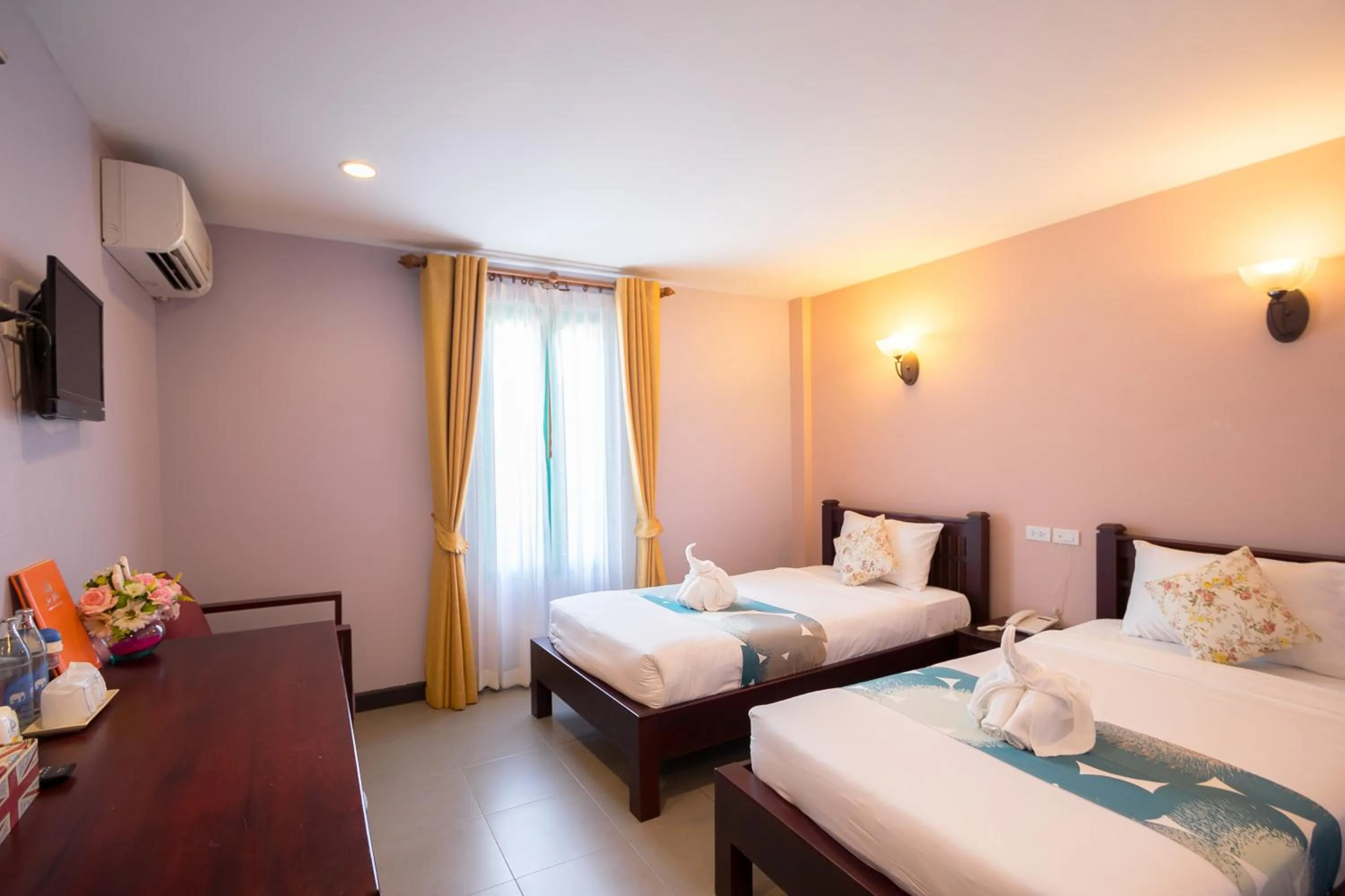 Bed in La Villa Boutique hotel