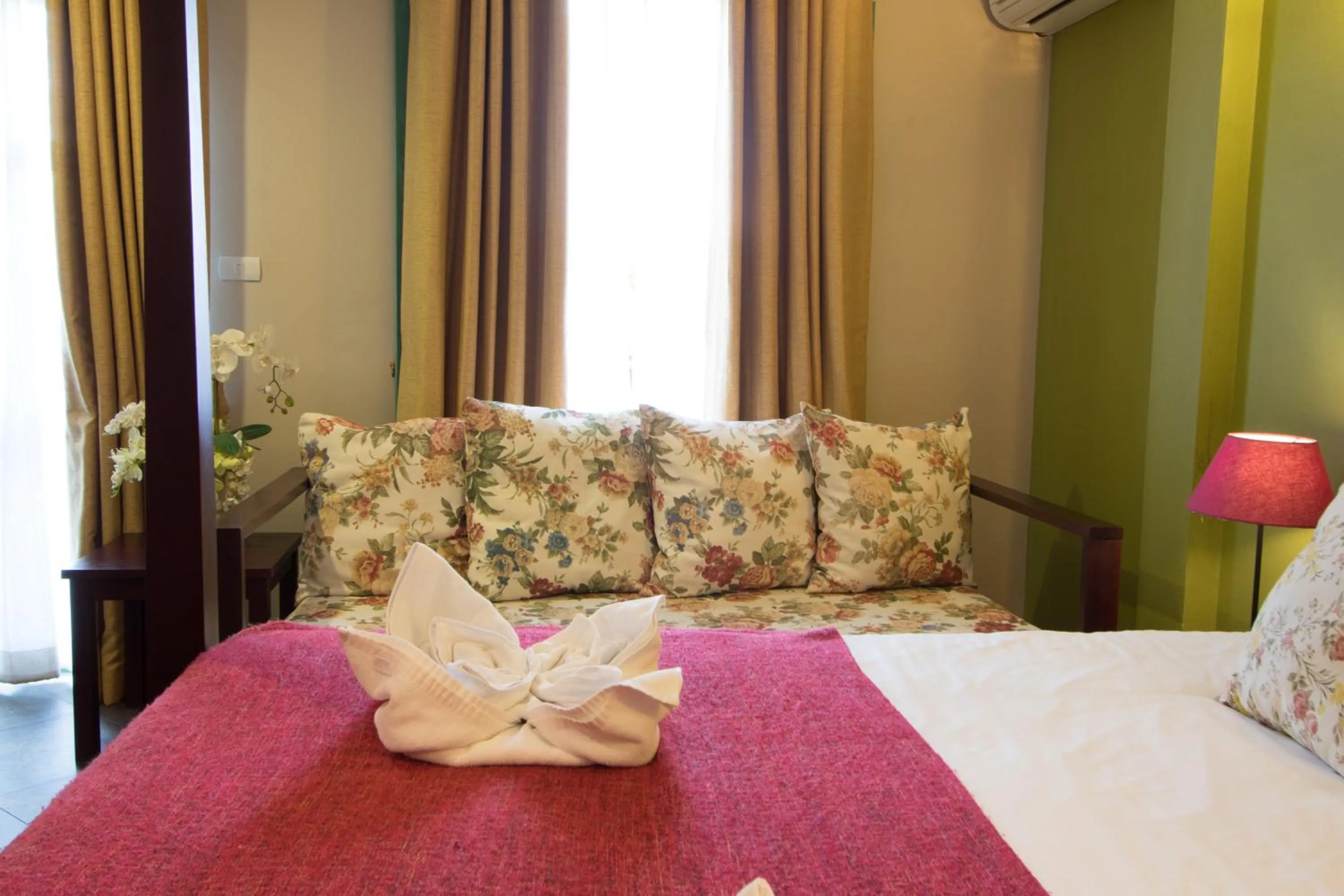 Bed in La Villa Boutique hotel