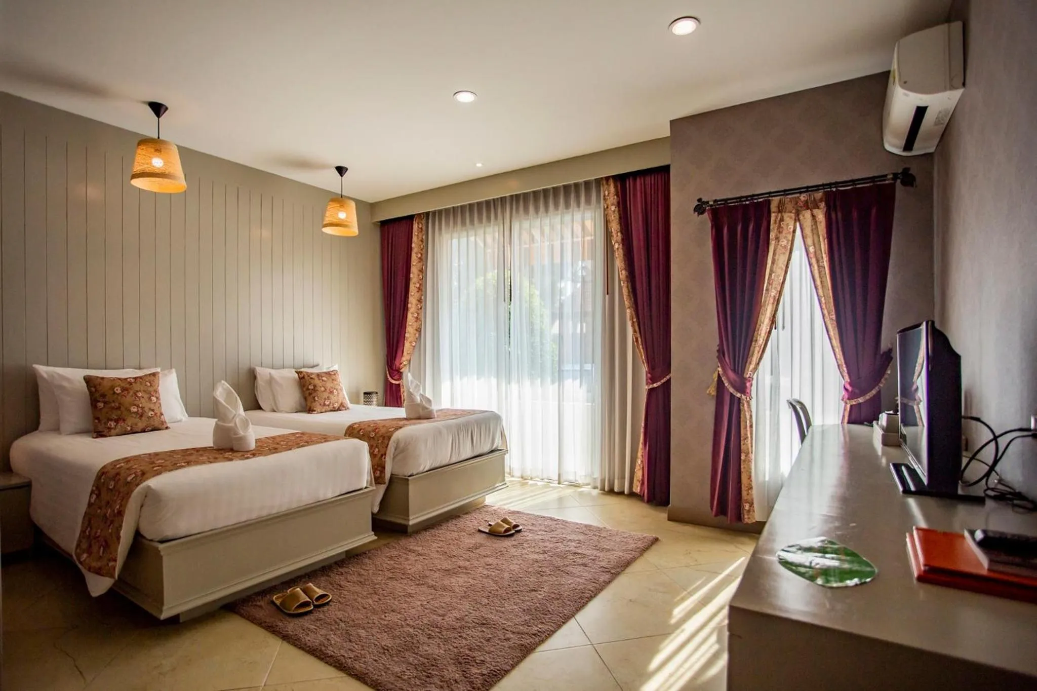 Bed in La Villa Boutique hotel