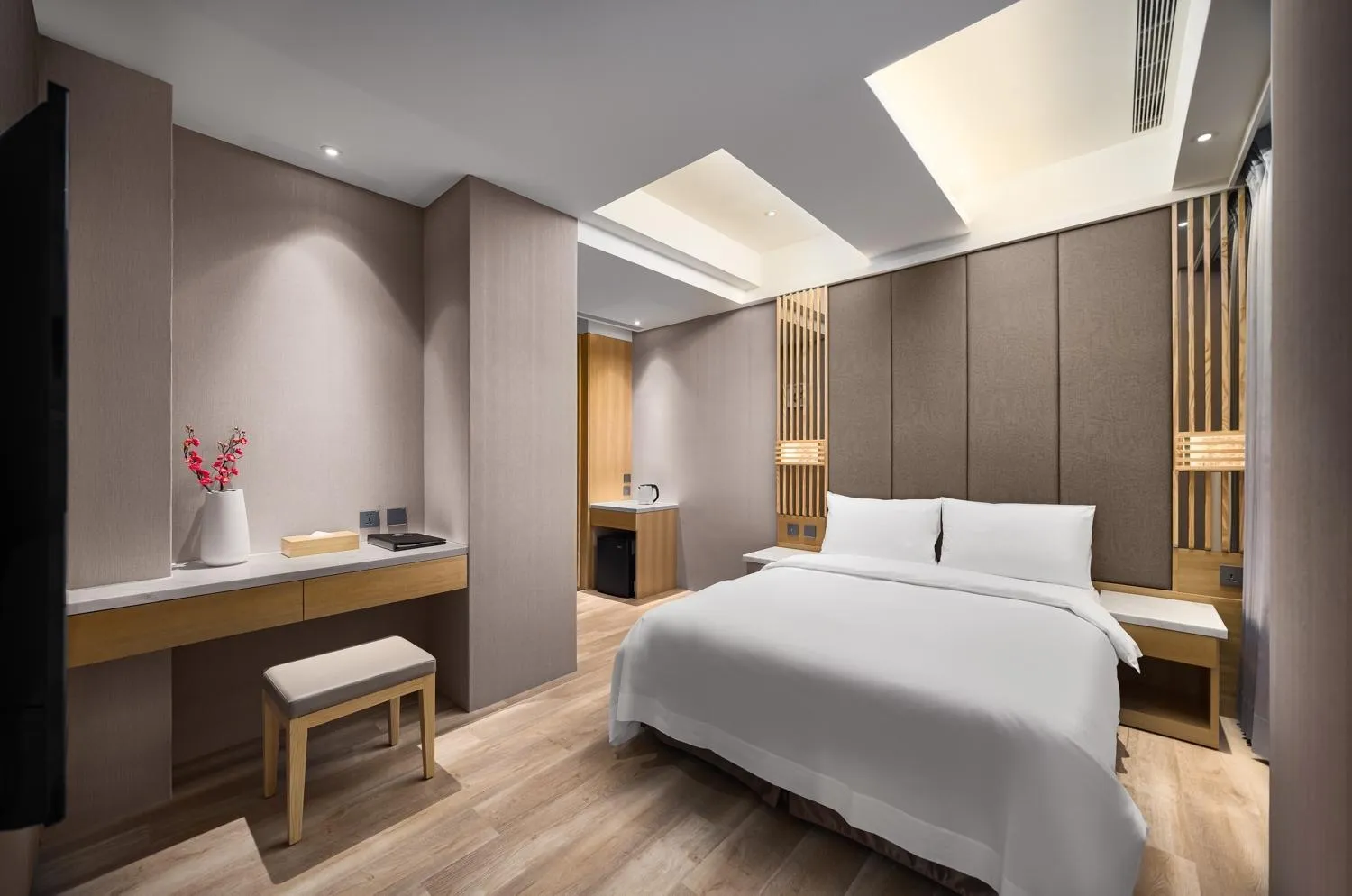 Bed in Gamalan FL Spring Hotel