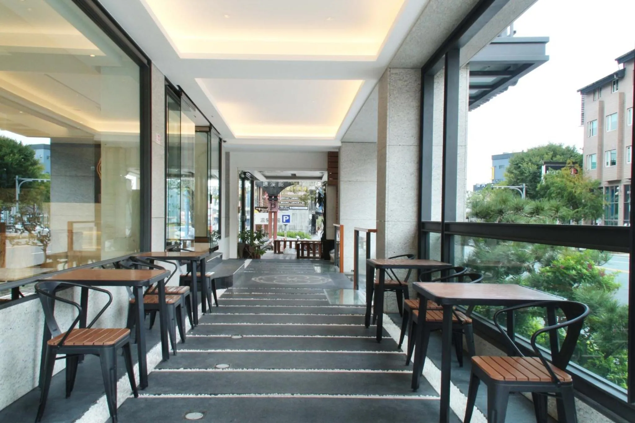 Facade/entrance in Gamalan FL Spring Hotel