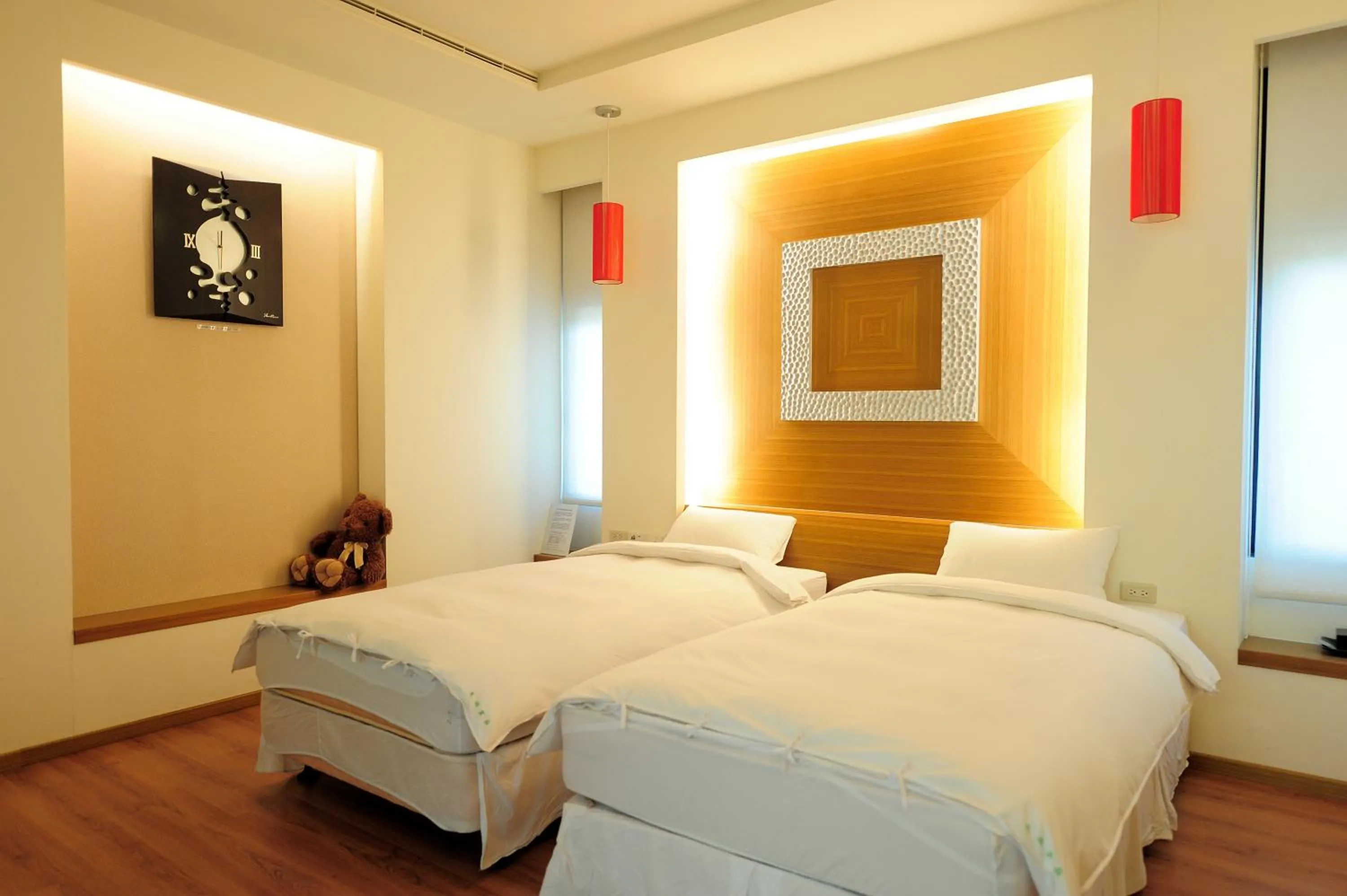 Seating area, Bed in Schokolake Country House