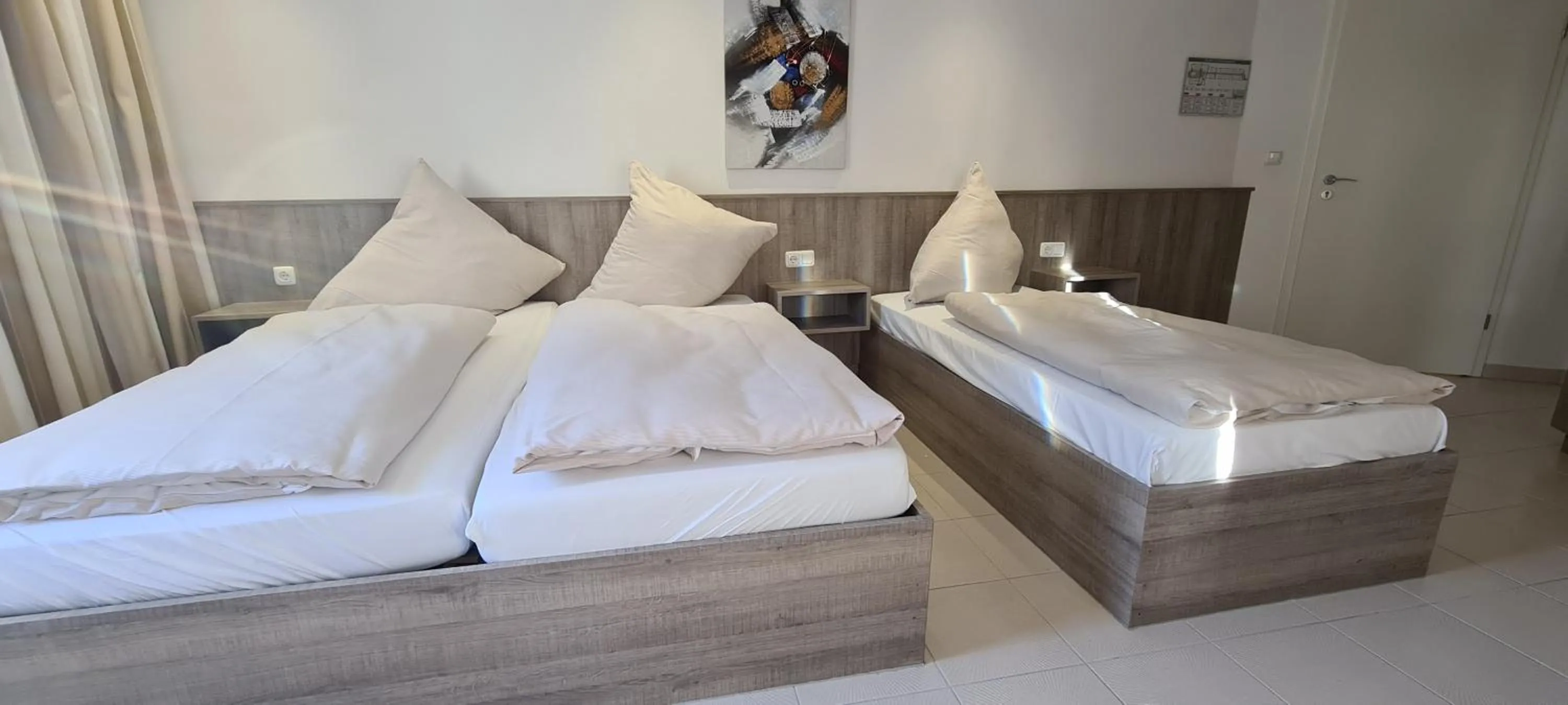 Photo of the whole room, Bed in Bach Hotel