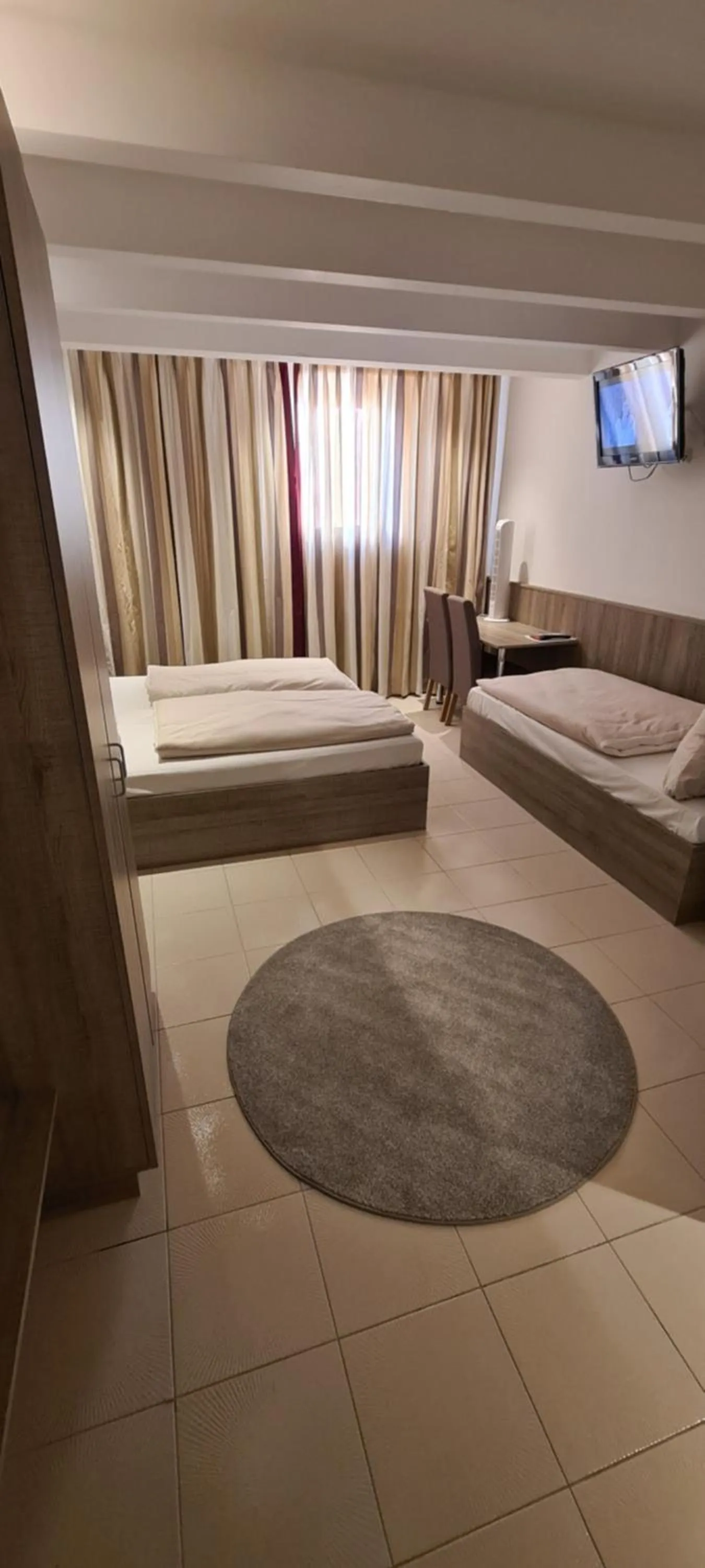 Photo of the whole room, Bed in Bach Hotel