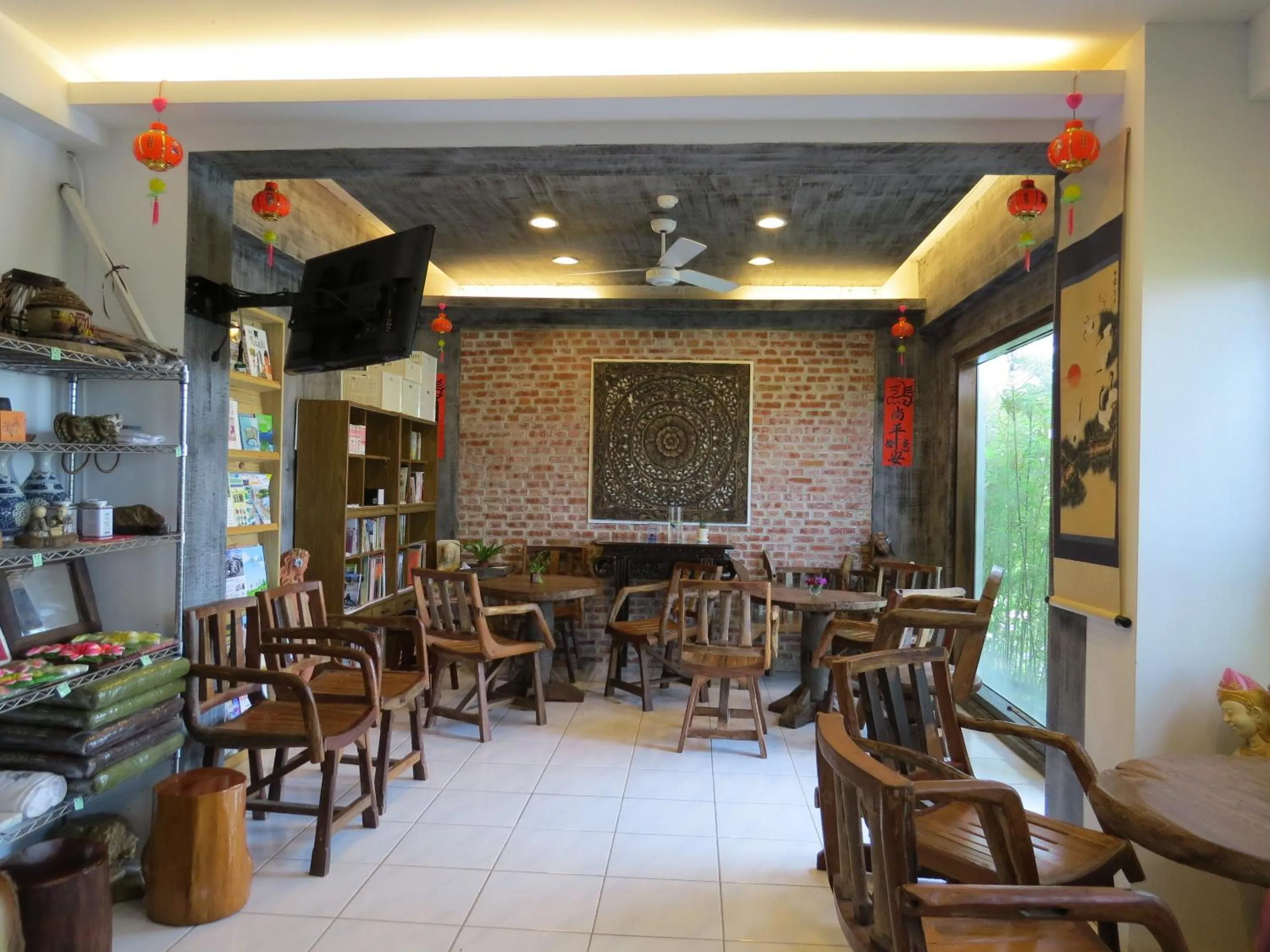 Communal lounge/ TV room in Beautiful Yilan Resort