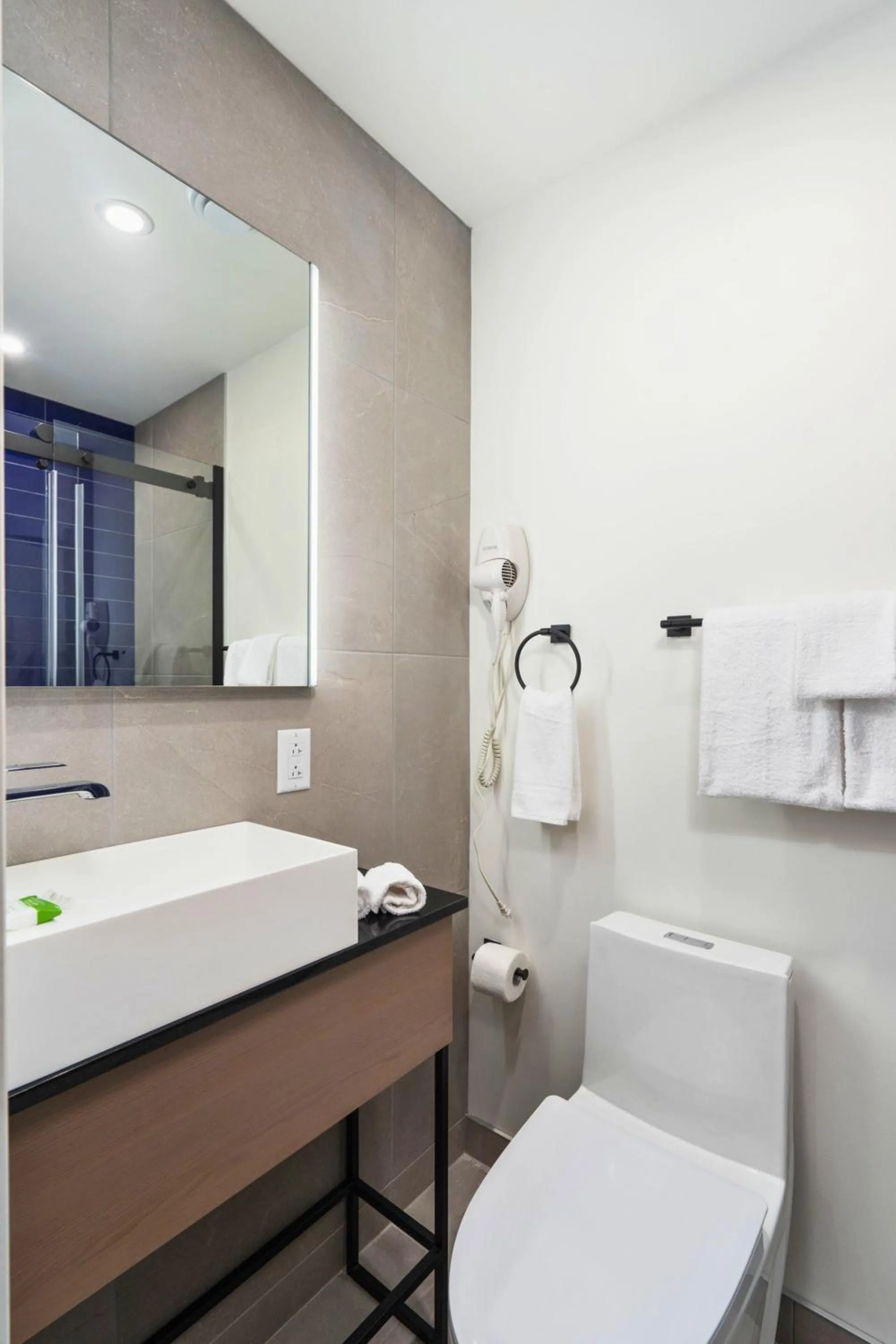 Bathroom in Clouds Lofts - Quartier Latin