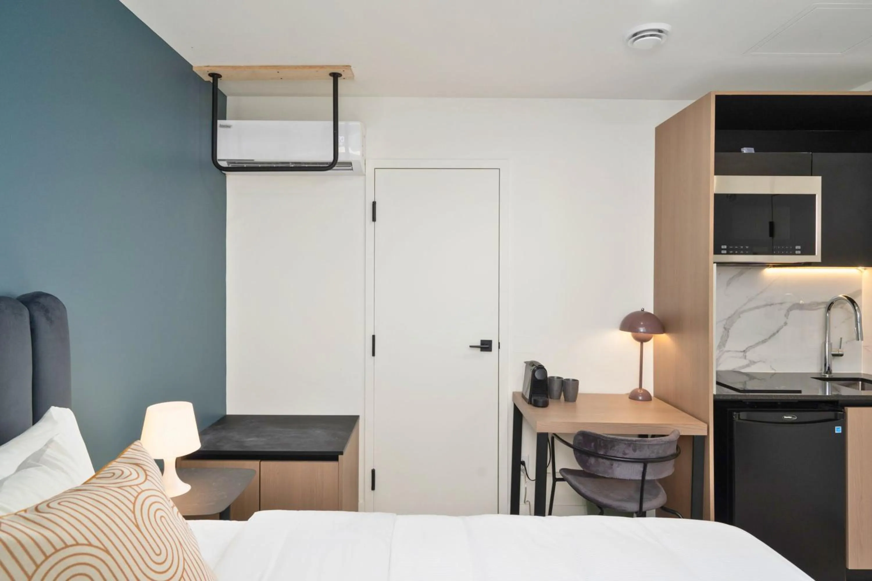 Bed in Clouds Lofts - Quartier Latin