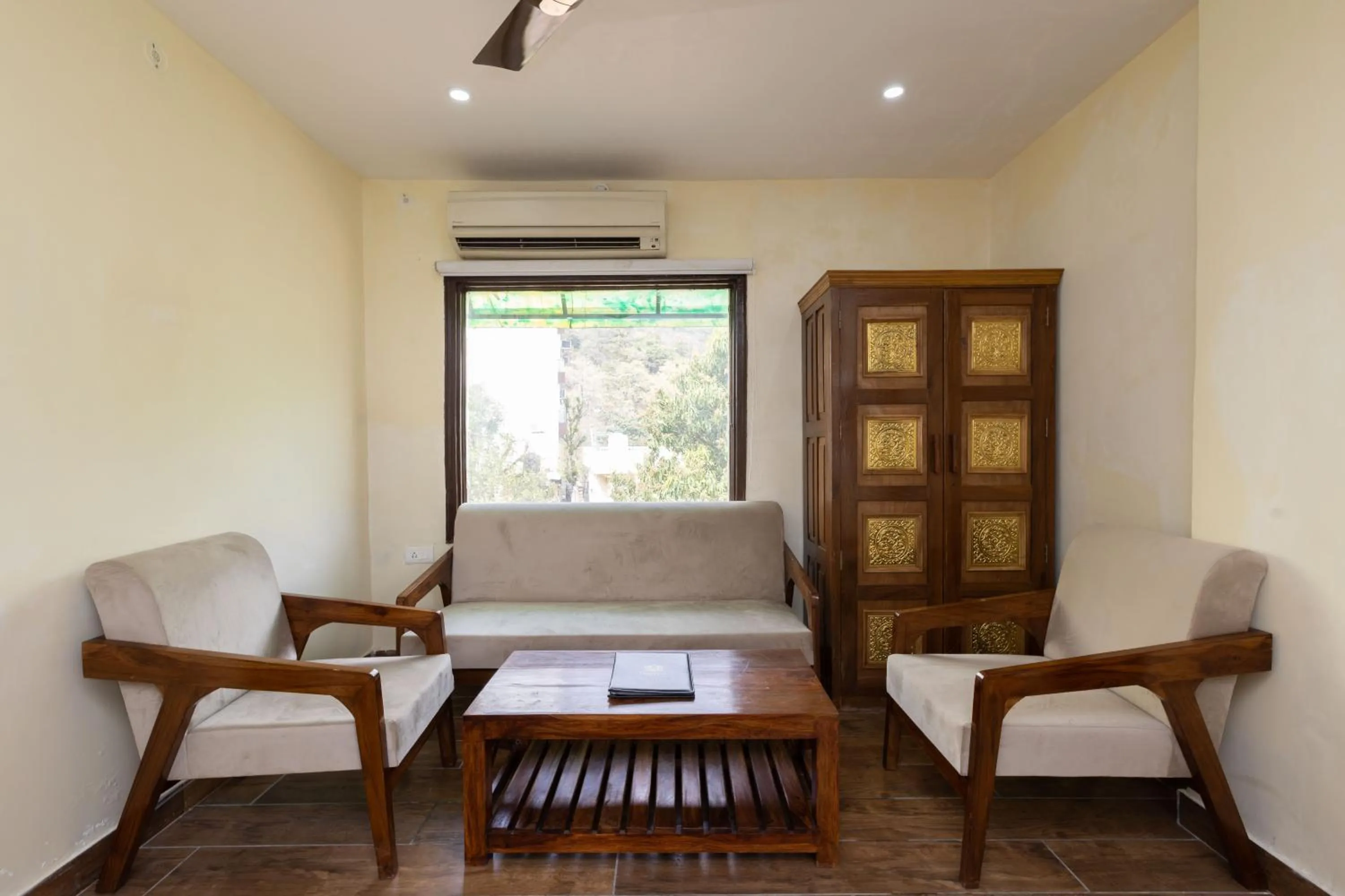Living room in Yogved Hospitality & Resort