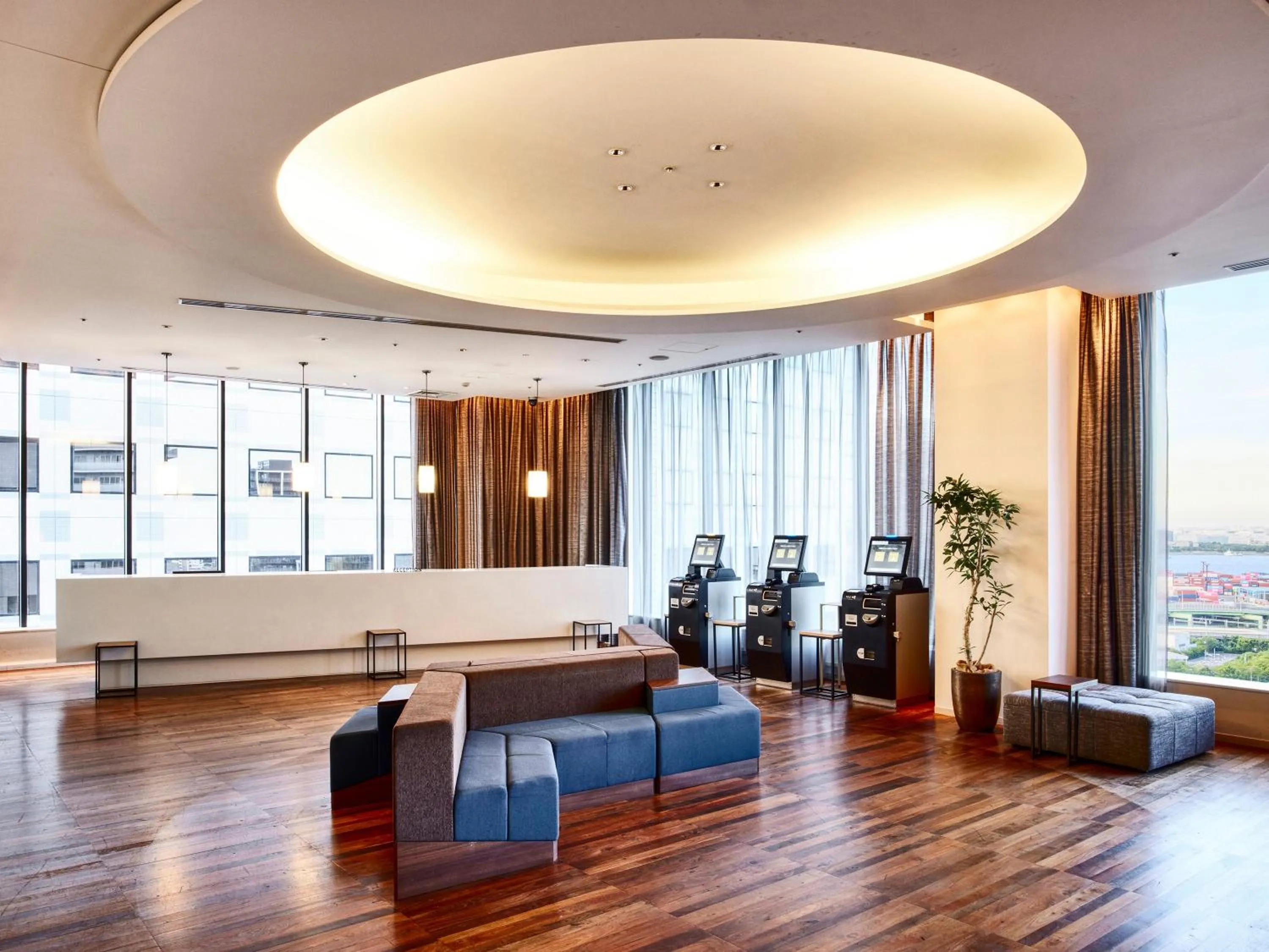 Lobby or reception in LOISIR HOTEL SHINAGAWA SEASIDE