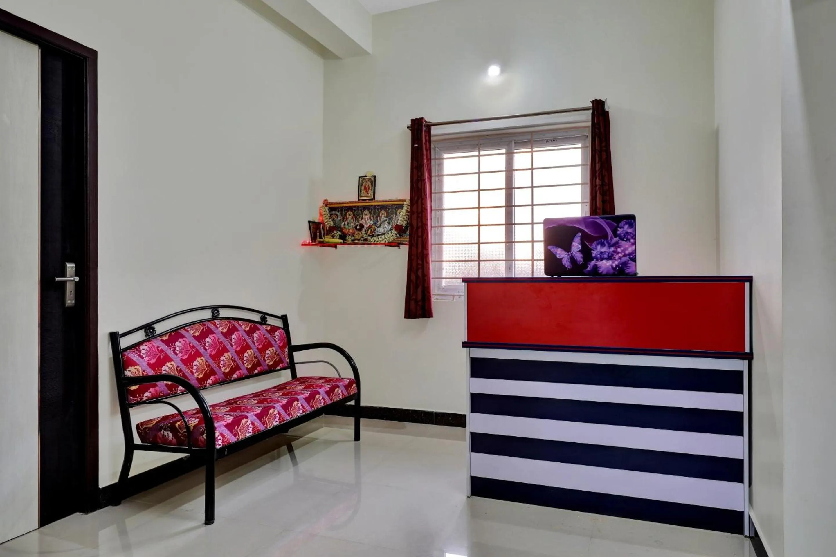 Lobby or reception, Bed in Hotel O Elegant Residency