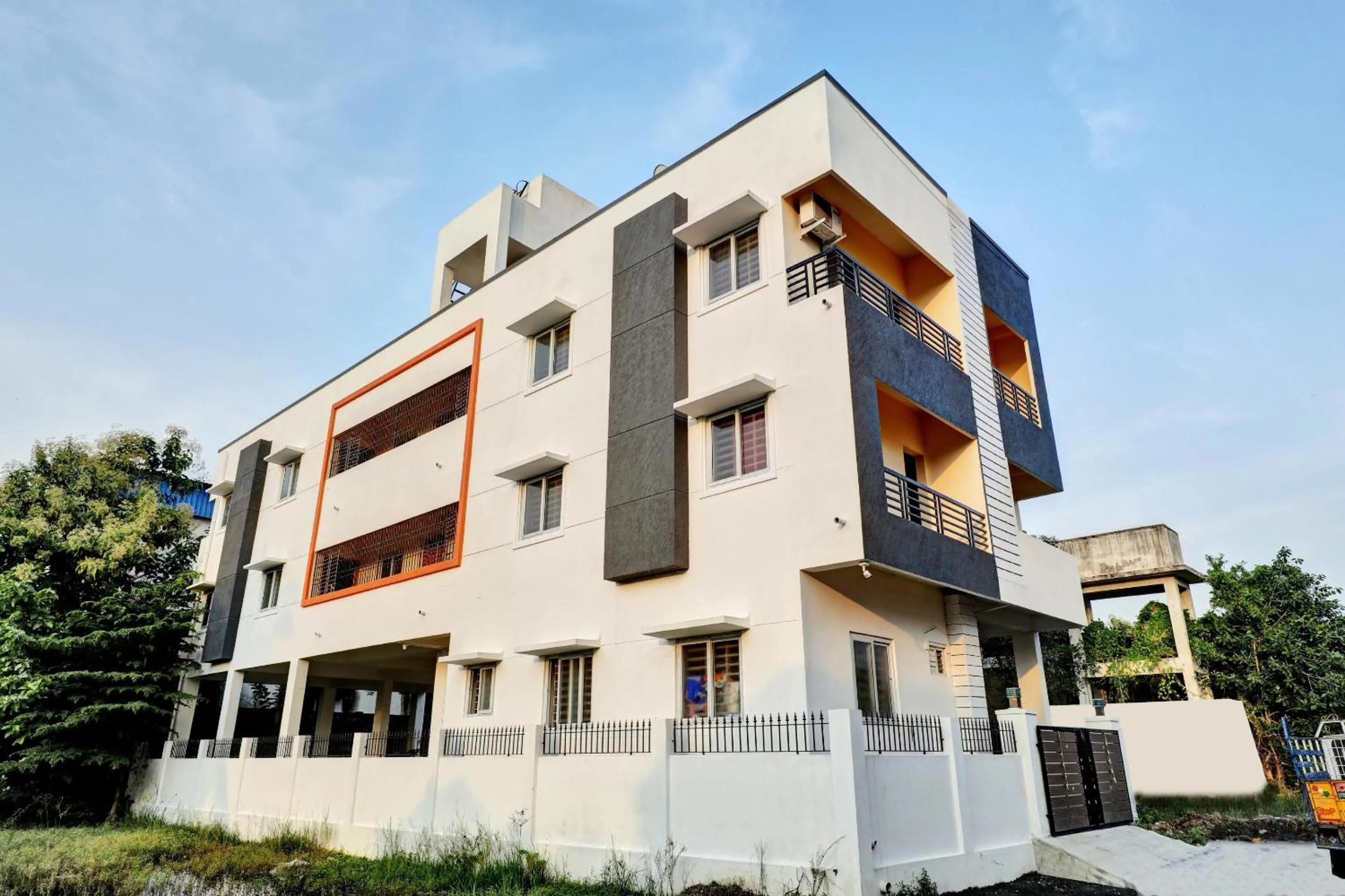 Facade/entrance in Hotel O Elegant Residency