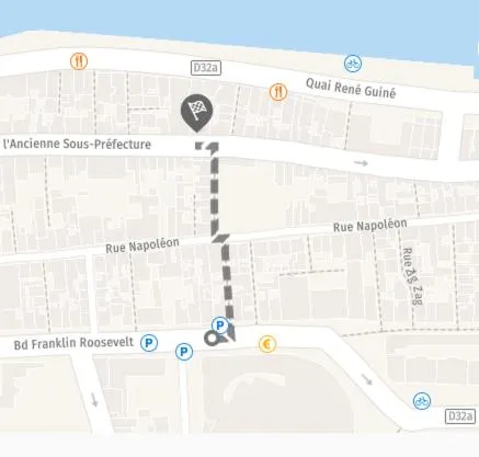 Parking in Hôtel SABLES D'O et son restaurant LE 16 BIS