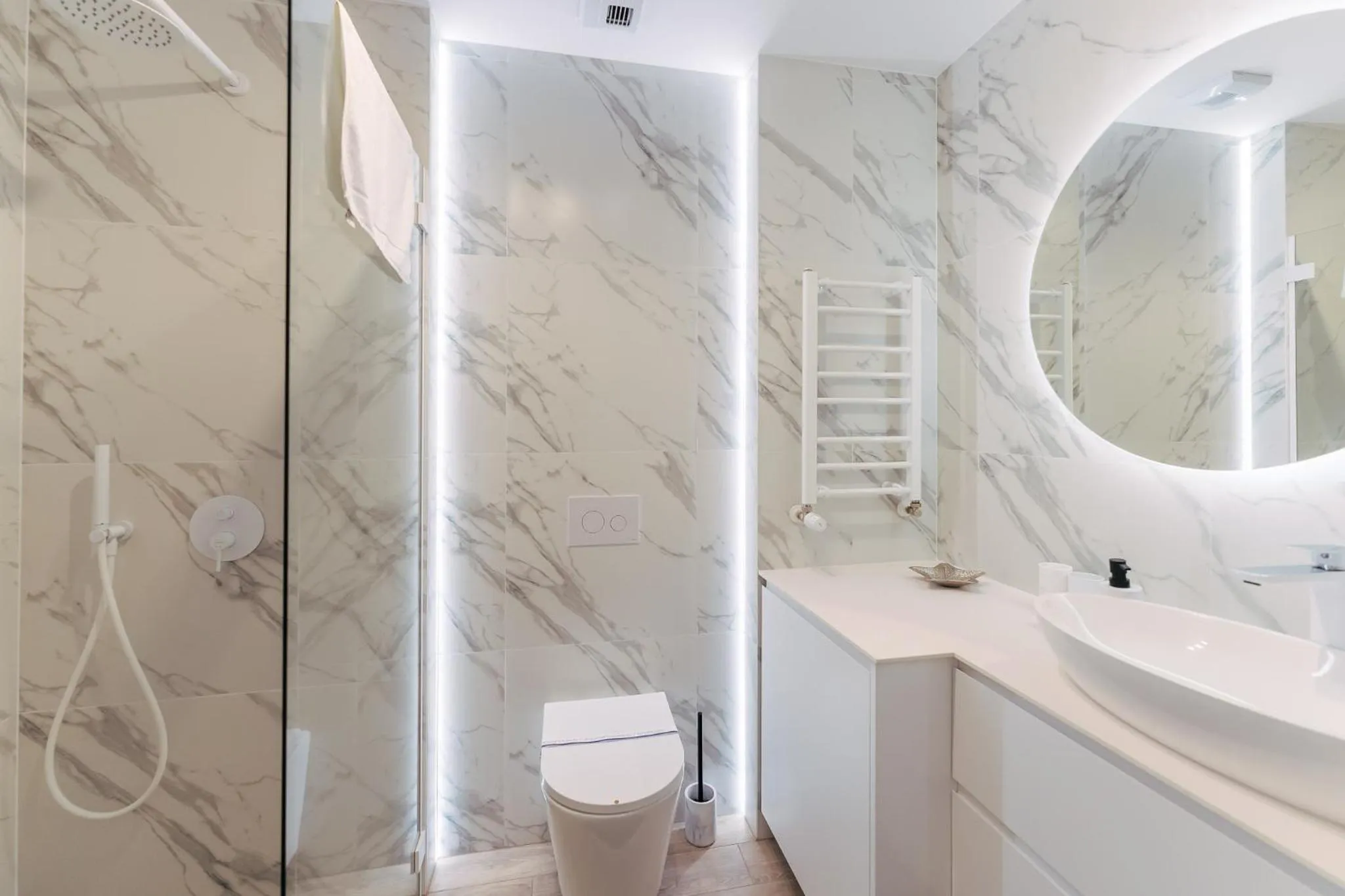 Shower in Ustronie Apartments 20 m do plaży