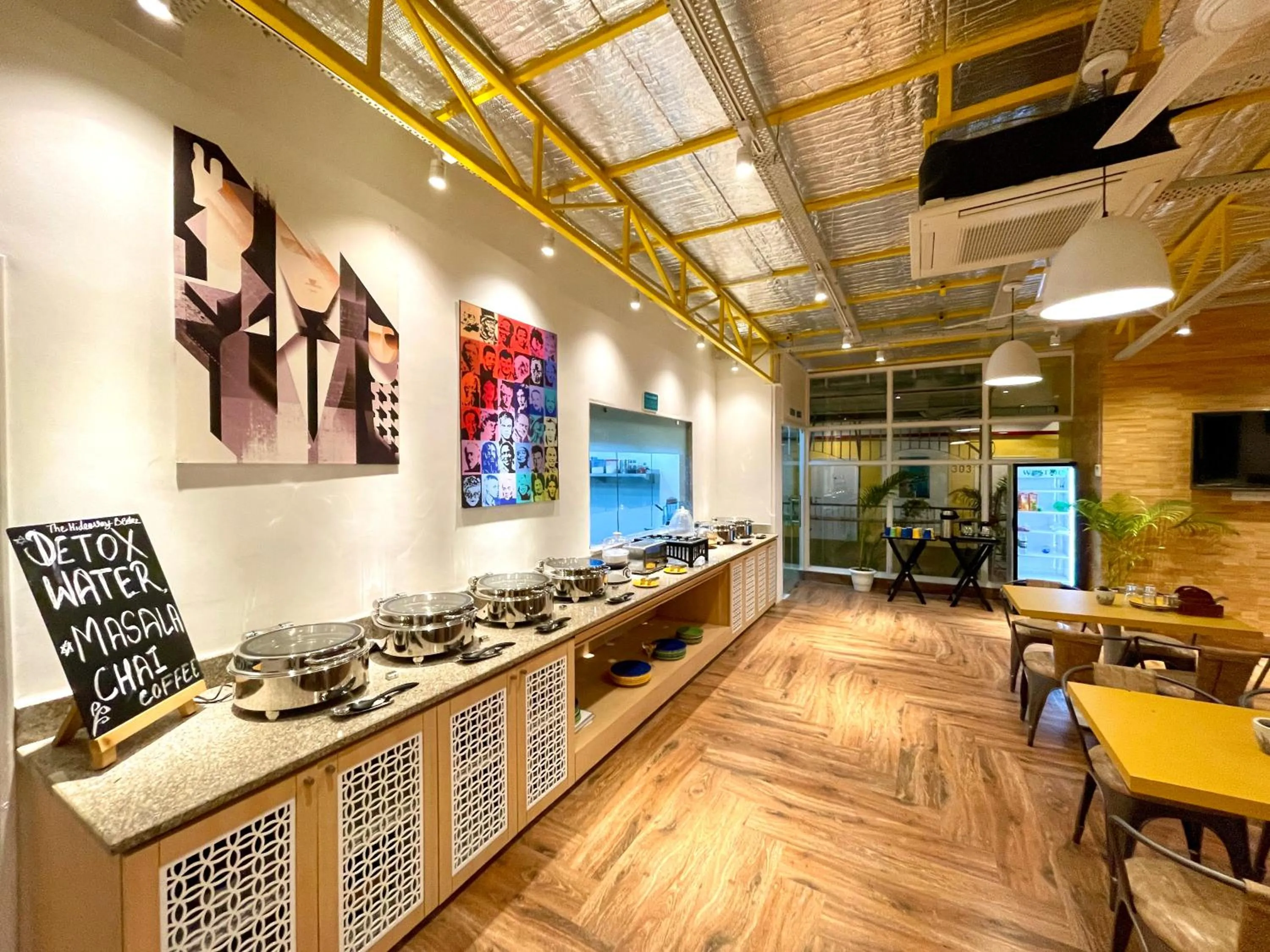 Restaurant/places to eat in Bedzzz Varanasi by Leisure Hotels, 1 Km from Dashwasamedh Ghat